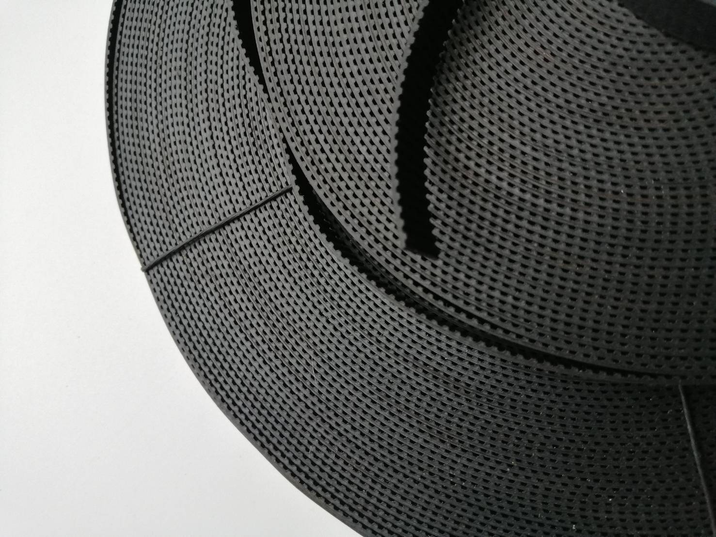 สายพาน Timing HTD8M ปลายเปิด หน้ากว้าง 20 มม.วัสดุยางสังเคราะห์นีโอพลีน สีดำเสริมความแข็งแรงด้วยไฟเบอร์สั่งตัดขายตามความยาวที่จะใช้งาน