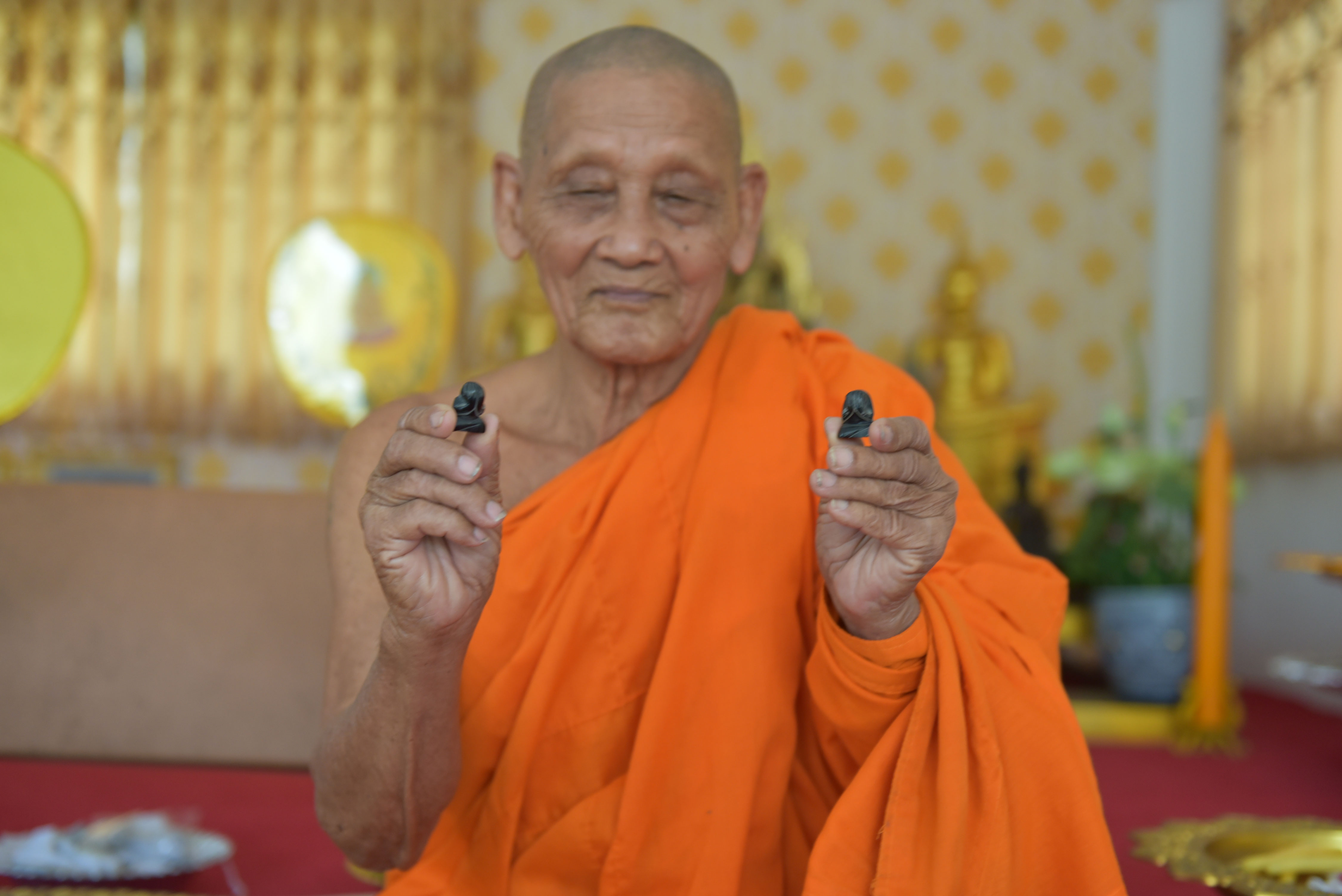 พระปิดตาเขาควายฟ้าผ่า พิมพ์มหาลาภ เปิดหน้าบังเกิดทรัพย์ หลวงปู่จันทร์ วัดซับน้อย