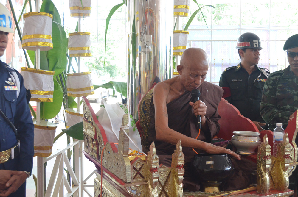 ตะกรุดสมปรารถนารวยทันใจ คงกระพันชาตรี หลวงพ่อเสือดำทำการปลุกเสก หายาก!!!