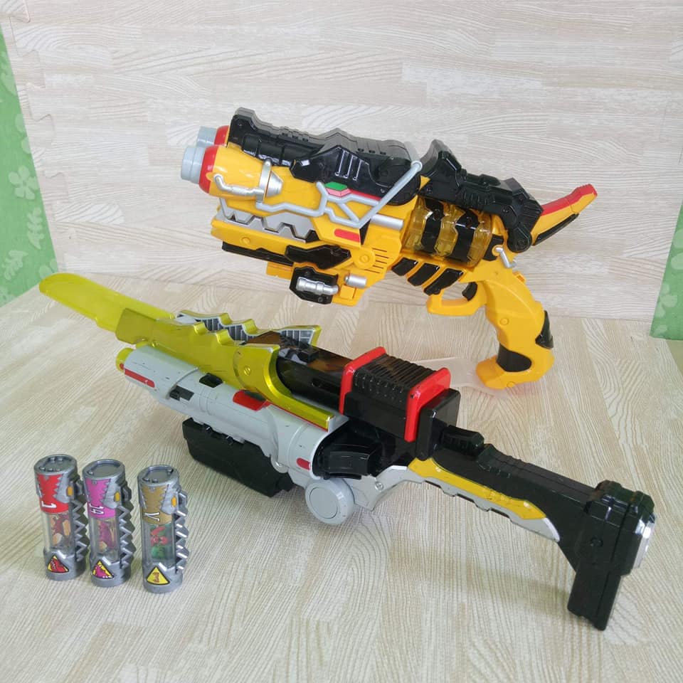DX Gaburicalibur และ DX Gaburevolver ดาบและปืนขบวนการไดโนเสาร์ เคียวริวเจอร์ ของแท้จากญี่ปุ่น​