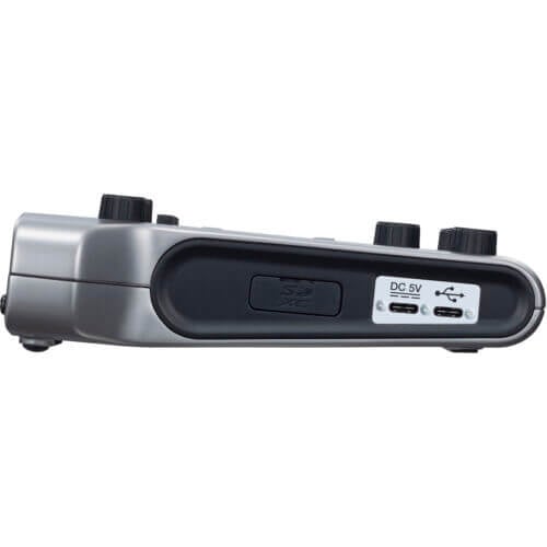 Zoom PodTrak P4 Portable Multitrack Podcast Recorder (ประกันศูนย์)