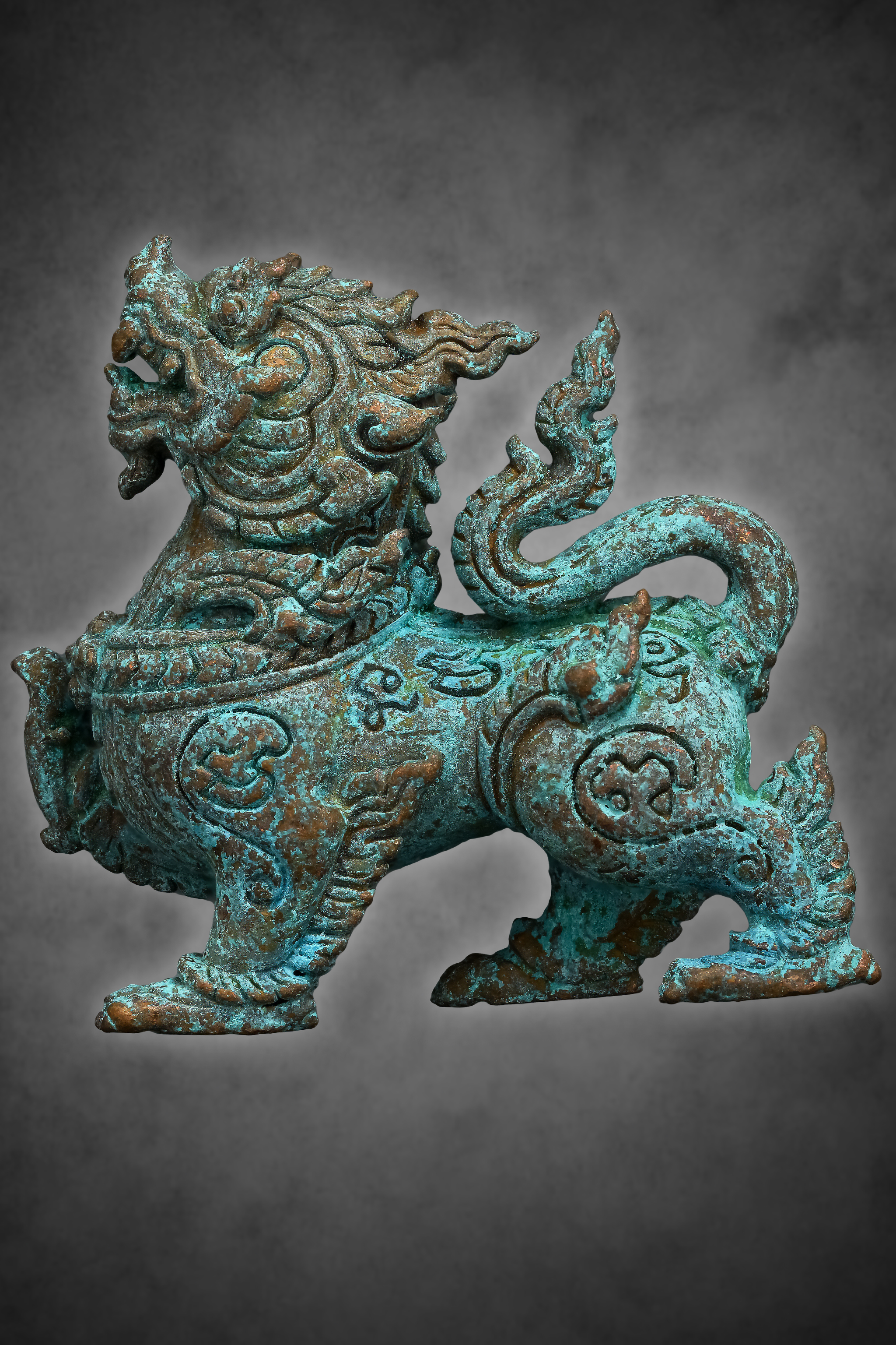 พญาราชสิงห์ รุ่นแรก เนื้อสัมฤทธิ์สนิมเขียว หลวงปู่จันทร์ ฐิตาจาโร วัดซับน้อย