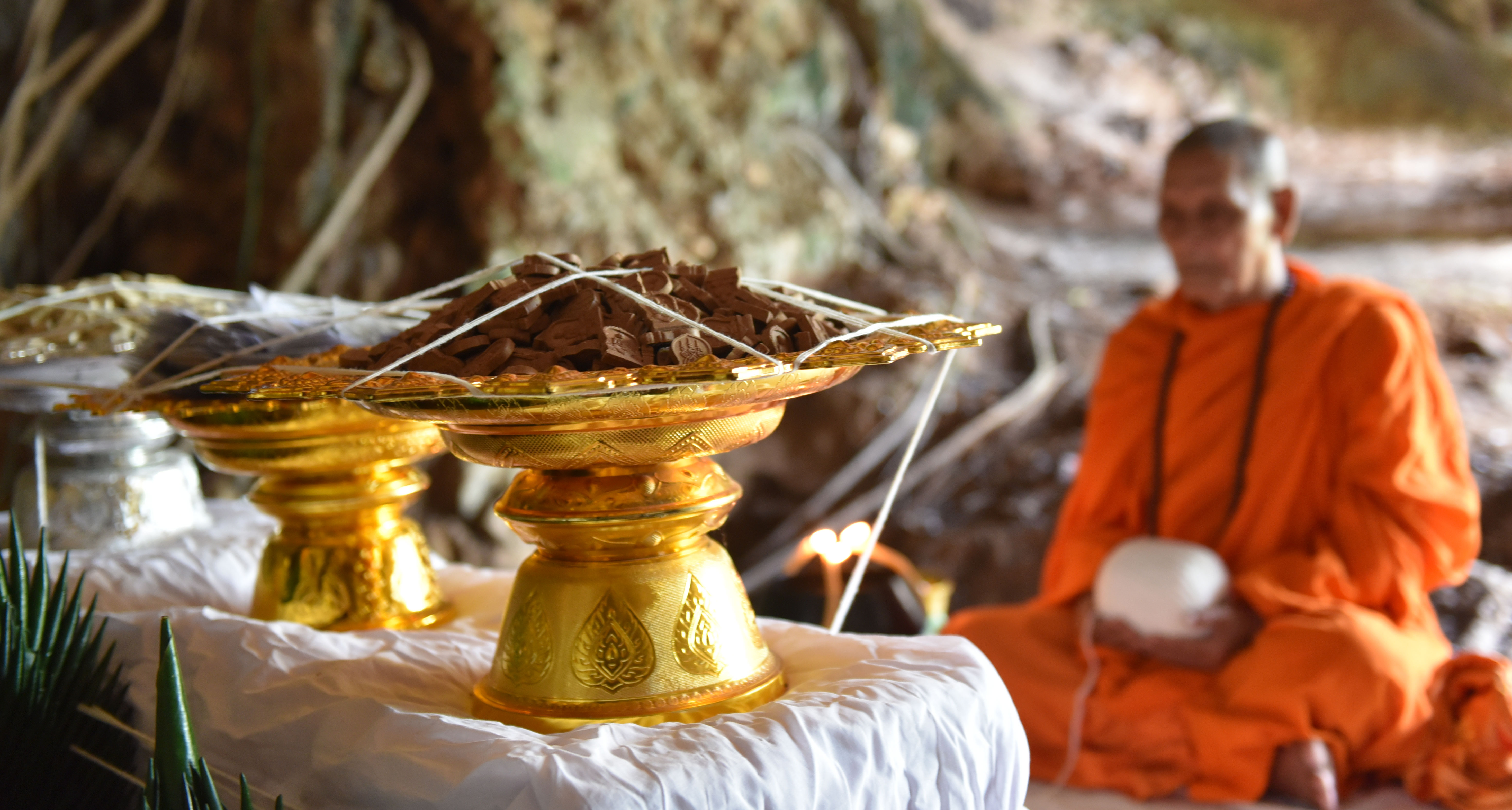 พระผงรูปเหมือน เสมา เงินล้าน ไตรมาส เนื้อชานหมาก หลวงปู่จันทร์ วัดซับน้อย จ.เพชรบูรณ์