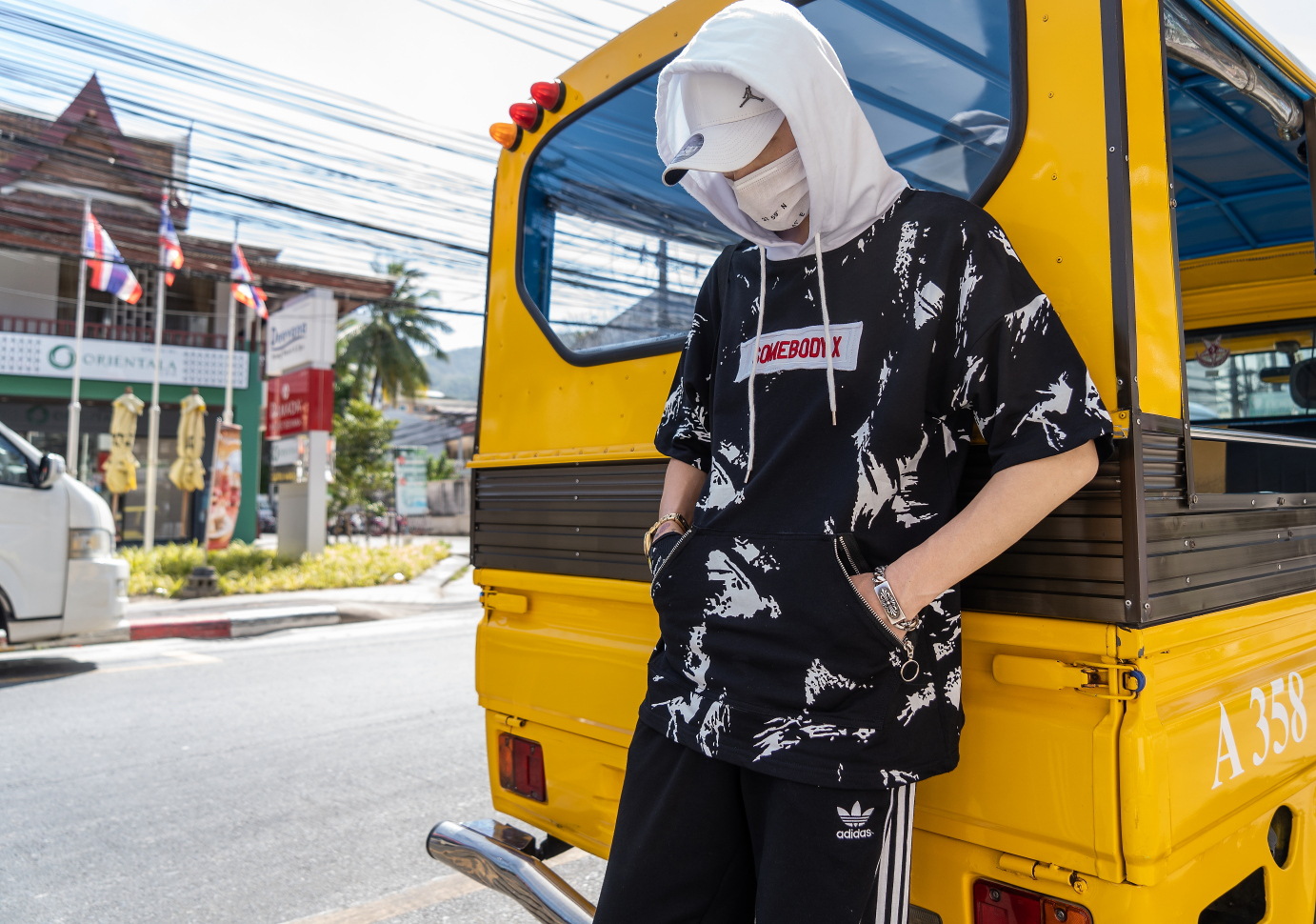 เสื้อฮู้ด Oversize Somebody X