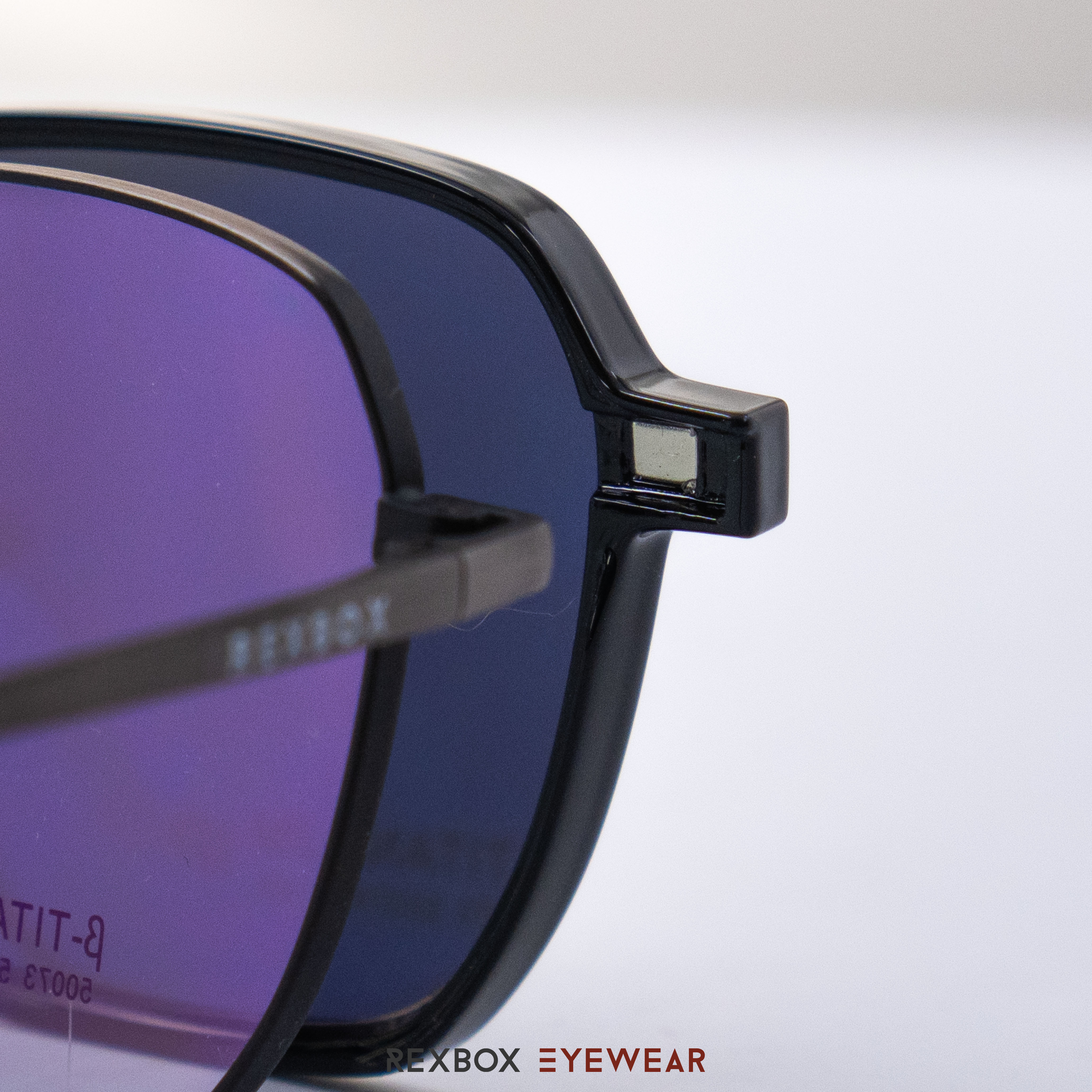 REXBOX รุ่น B-TITANIUM ไทเทเนียม พร้อมคลิปออน Polarized สีดำฉาบปรอทด้านหลังกันยูวี (50073-C37)