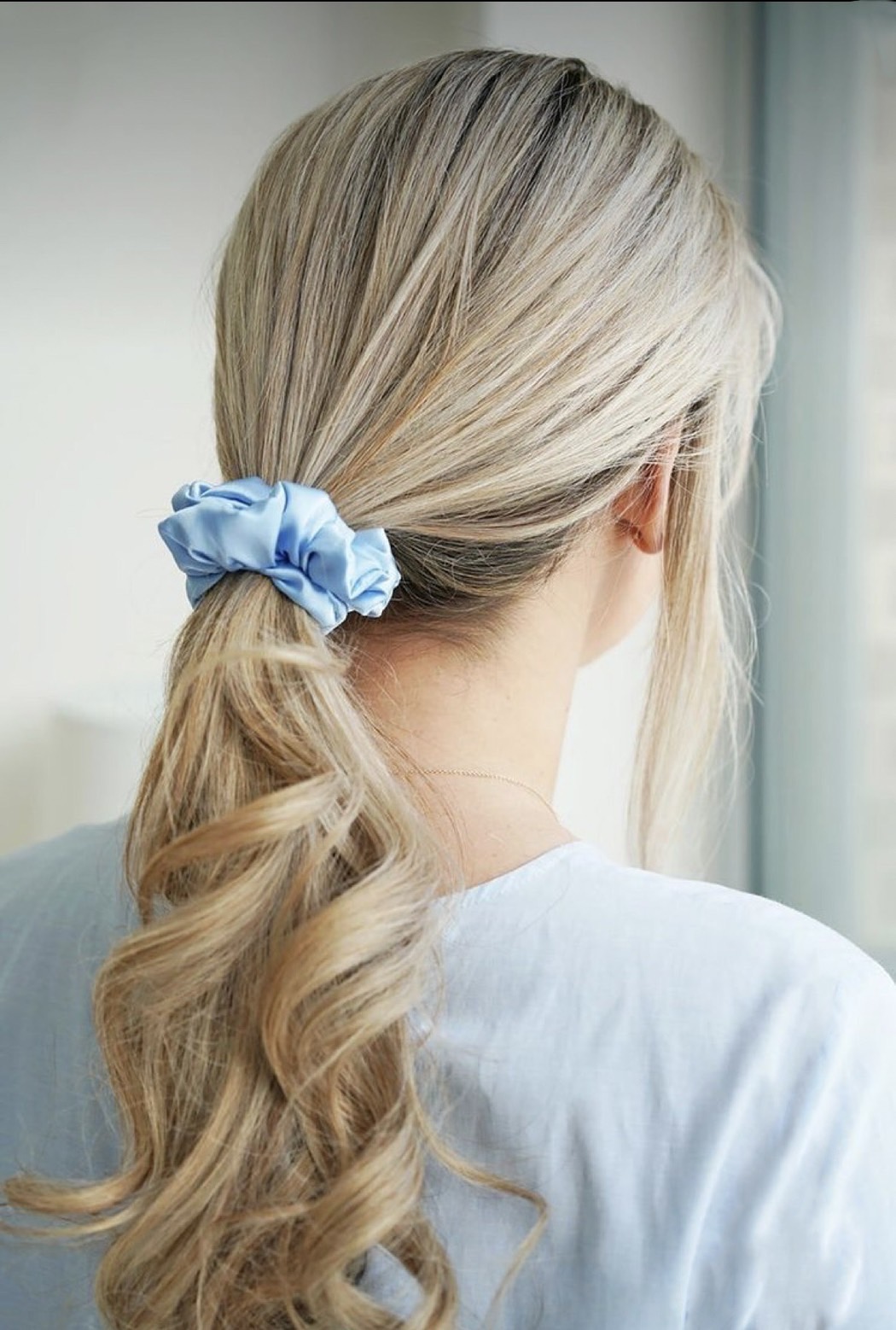 ยางมัดผม สี BABY BLUE ทำจาก Luscious Satin ยางรัดผม เนื้อนุ่มละเอียดเกรดพรีเมี่ยม ไม่ดึงผมจนปวดหัว ถนอมเส้นผม ช่วยให้ผมไม่ขาด