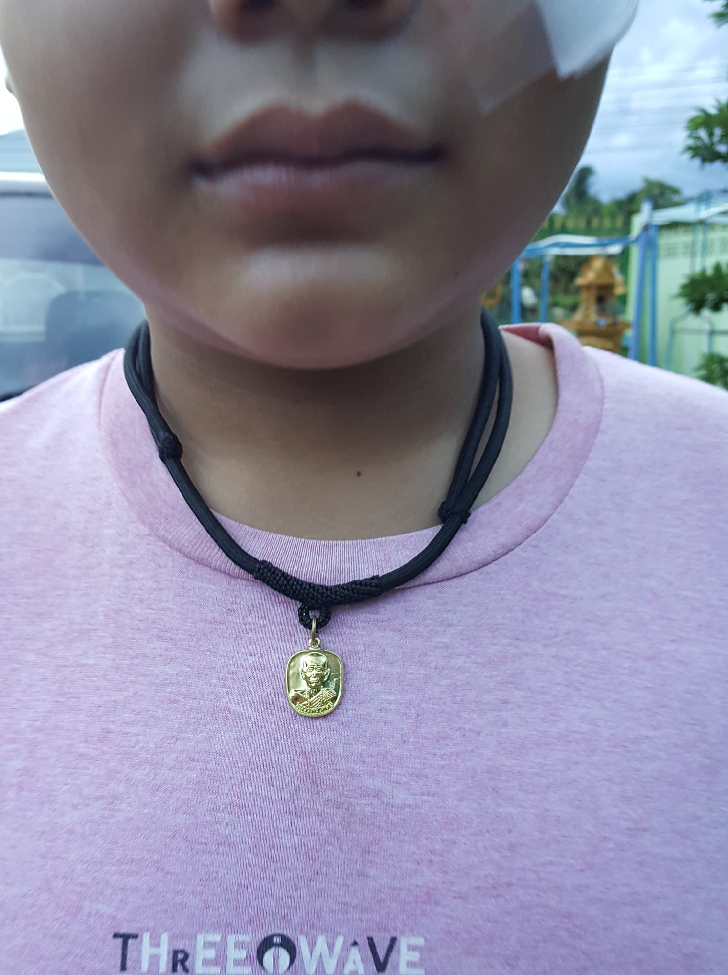 เหรียญประสบการณ์ เหรียญแอปเปิ้ล มหาเศรษฐี รุ่นแรก เนื้อทองฝาบาตรพระอาจารย์เหลย เตชะปัญโญ ปลุกเสกเดี่ยวอย่างข้มขลัง