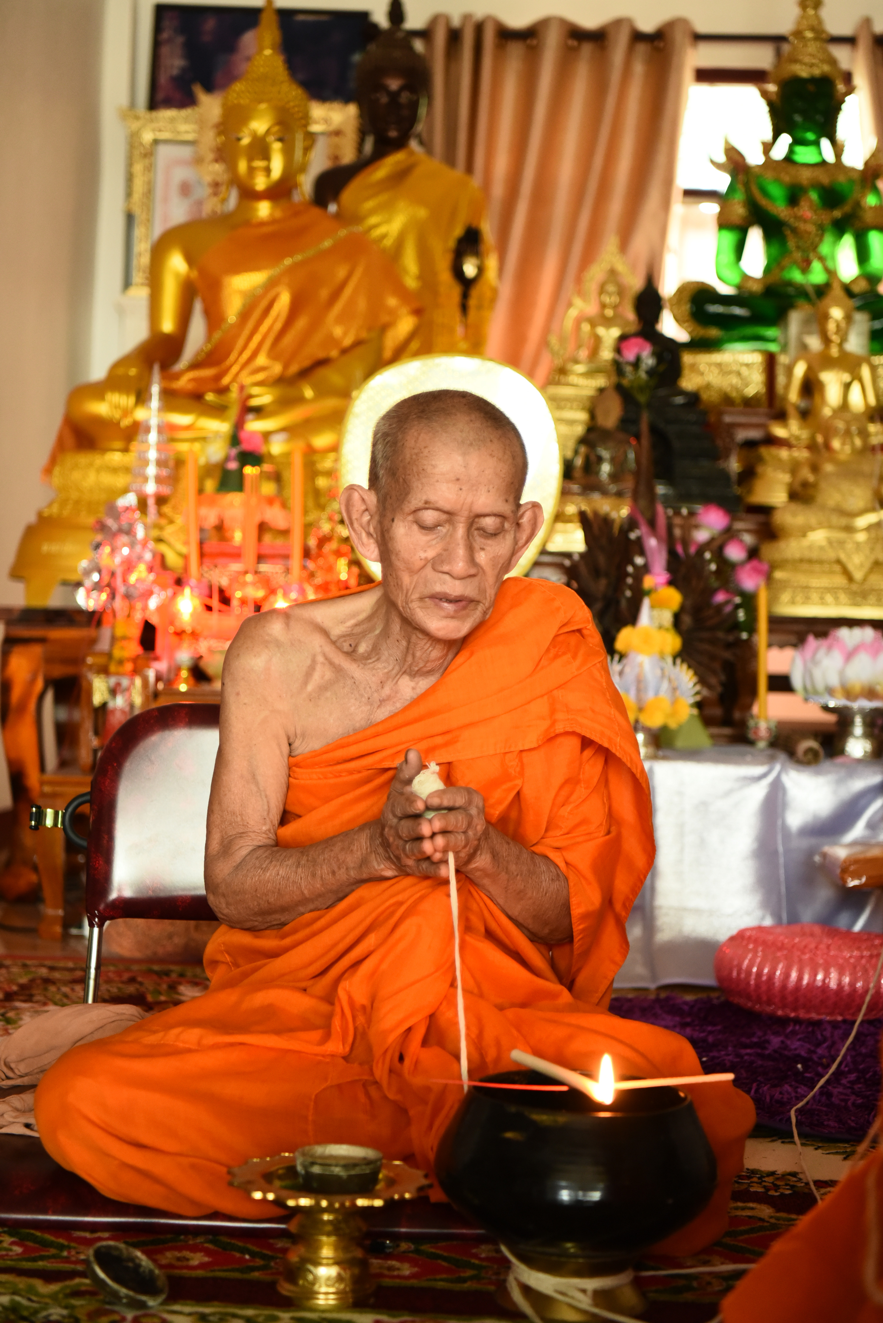 พระเหนือพรหมผงพุทธคุณ (ชานหมาก) หลวงปู่นวล อคฺคธมฺโม เทวดาของชาวบ้าน