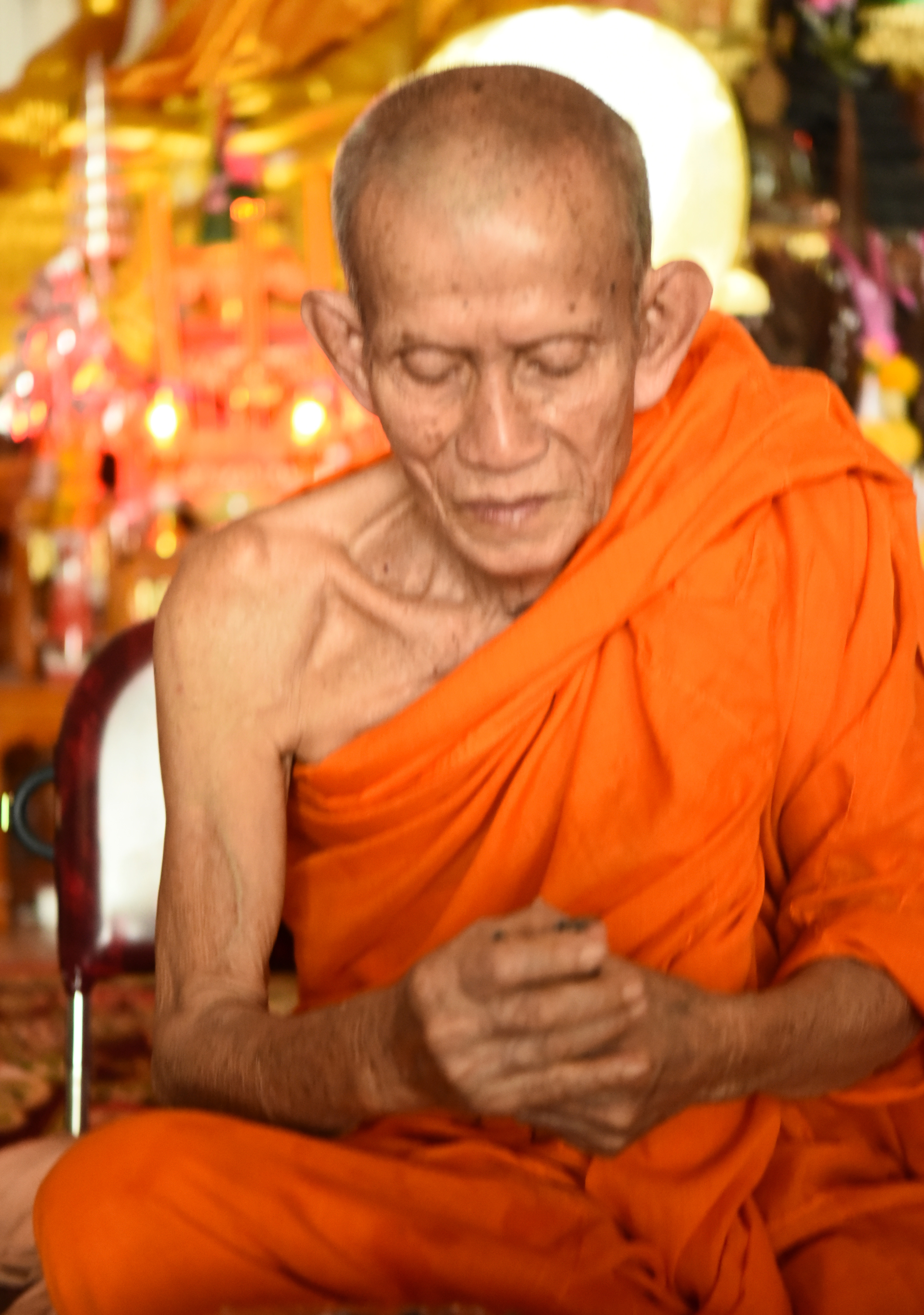 ตะกรุดมหาจักรพรรดิ รุ่นแรก หลวงปู่นวล อคฺคธมฺโม