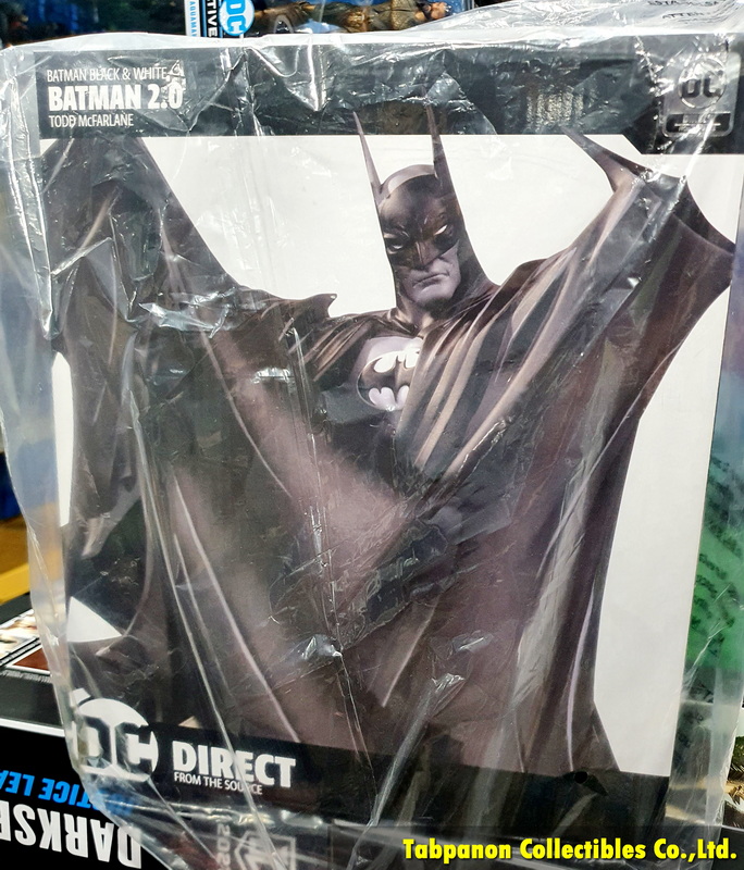 [2020.11] DCC Batman Black & White Batman by Todd McFarlane Deluxe Statue Ver.2