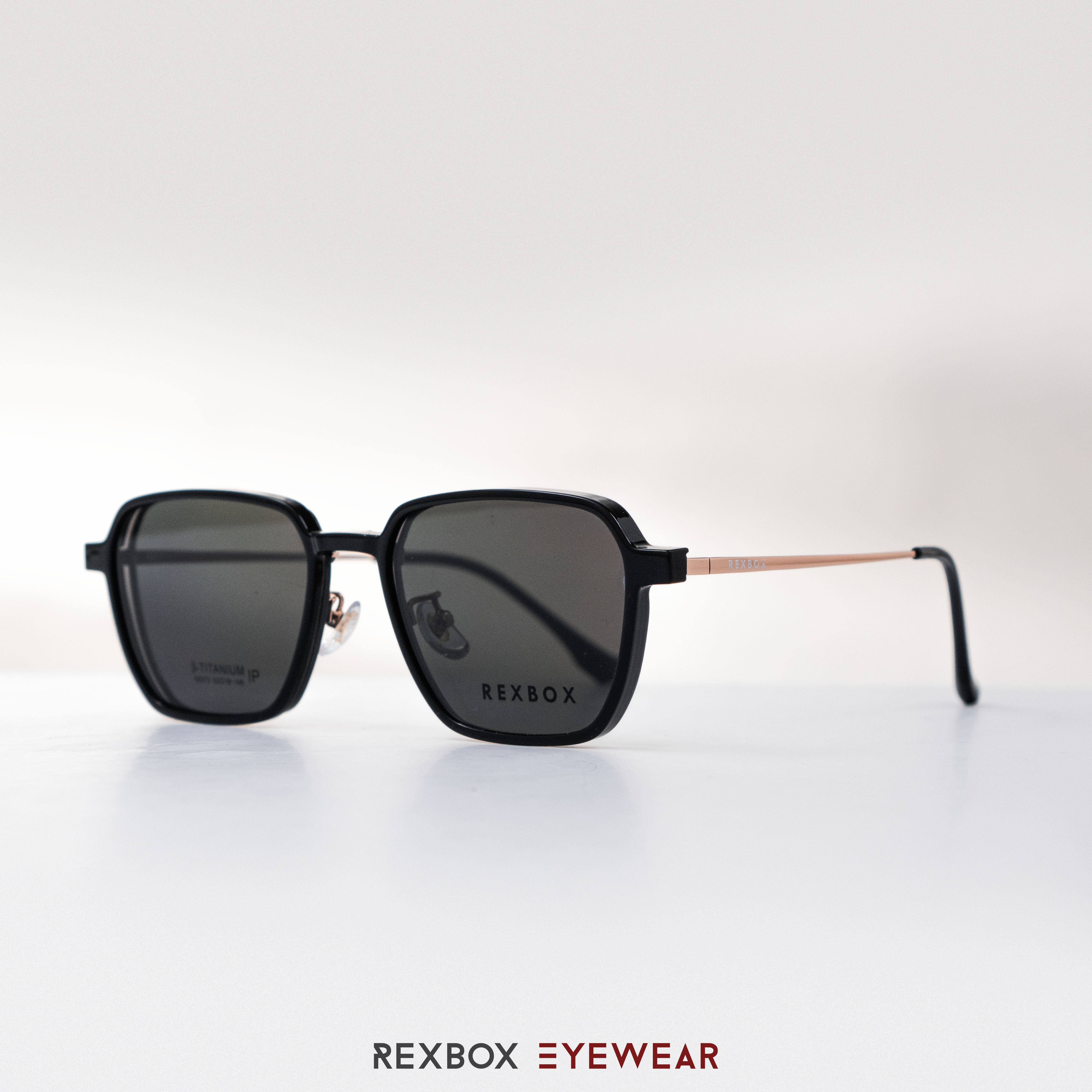 REXBOX รุ่น B-TITANIUM ไทเทเนียม พร้อมคลิปออน Polarized สีดำฉาบปรอทด้านหลังกันยูวี (50073-C17)