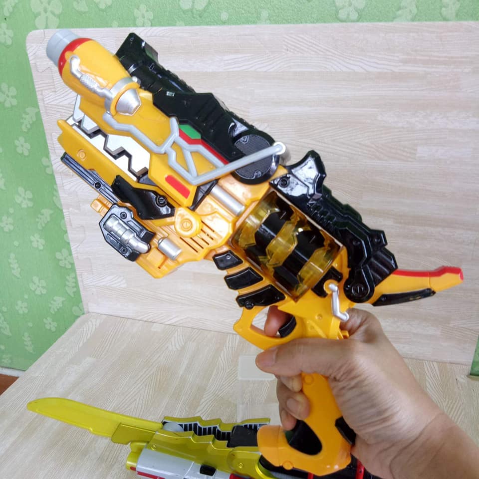 DX Gaburicalibur และ DX Gaburevolver ดาบและปืนขบวนการไดโนเสาร์ เคียวริวเจอร์ ของแท้จากญี่ปุ่น​