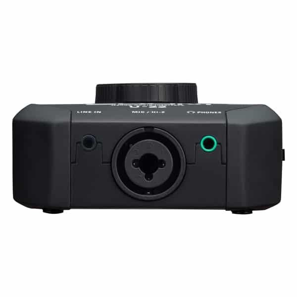 ZOOM U-22 Handy Audio Interfaces รองรับ Hi-Z ใช้งานได้ประมาณ 5 ชั่วโมง ด้วยแบตเตอรี่ AA alkaline 2 ก้อน