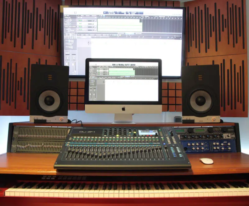 allen-heath Qu-16 ดิจิตอลมิกเซอร์ 16 แชลแนล Compact digital mixing 16 Mono Inputs