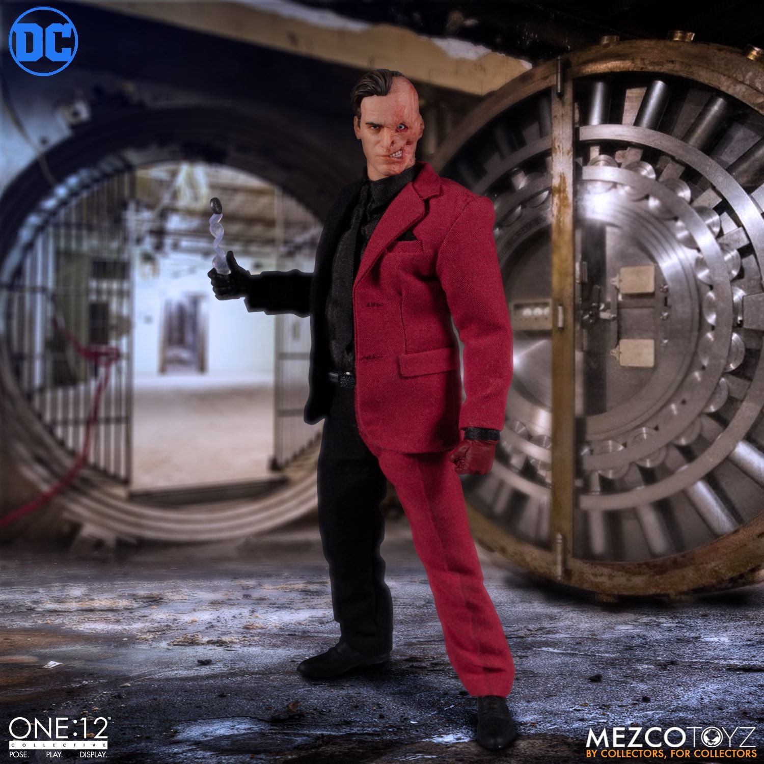 [2020.09] Mezco One:12 Collective DC Comics Two-Face Action Figure