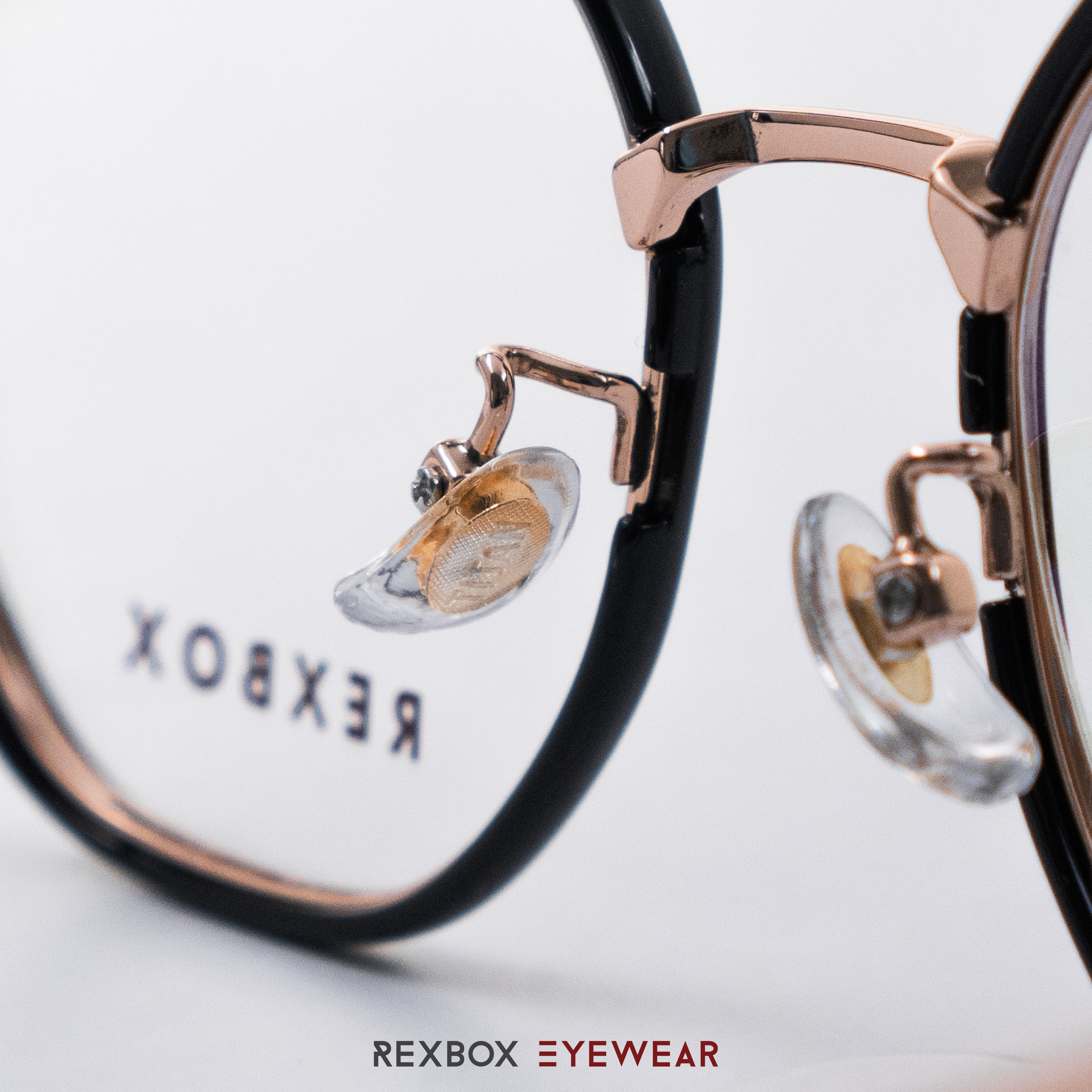 REXBOX รุ่น B-TITANIUM ไทเทเนียม พร้อมคลิปออน Polarized สีดำฉาบปรอทด้านหลังกันยูวี (50075-C2)