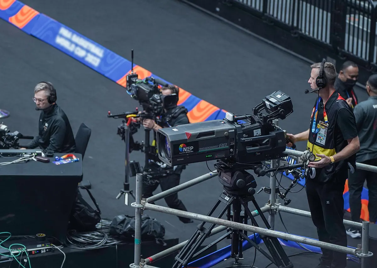 Saramonic WiTalk9 9-Person Full-Duplex Wireless Intercom Headset System (ประกันศูนย์)