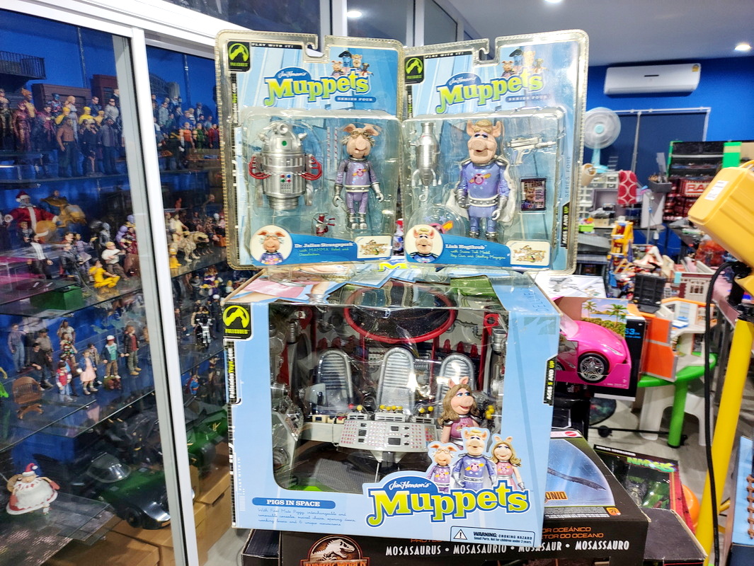 [2003.07] Palisades Thr Muppet Pig In Space Set ( 3 Figures + 1 diorama)
