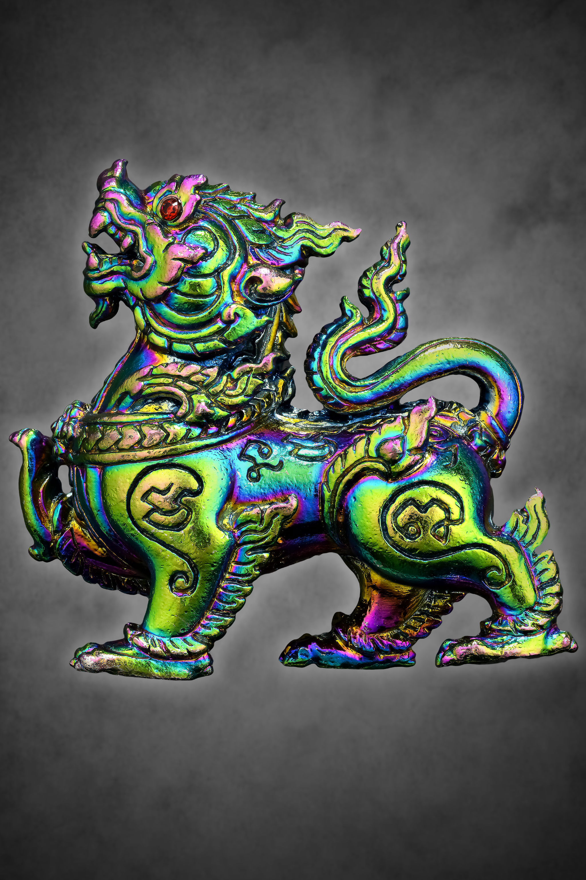 พญาราชสิงห์ รุ่นแรก เนื้อชนวนปีกแมลงทับ หลวงปู่จันทร์ ฐิตาจาโร วัดซับน้อย