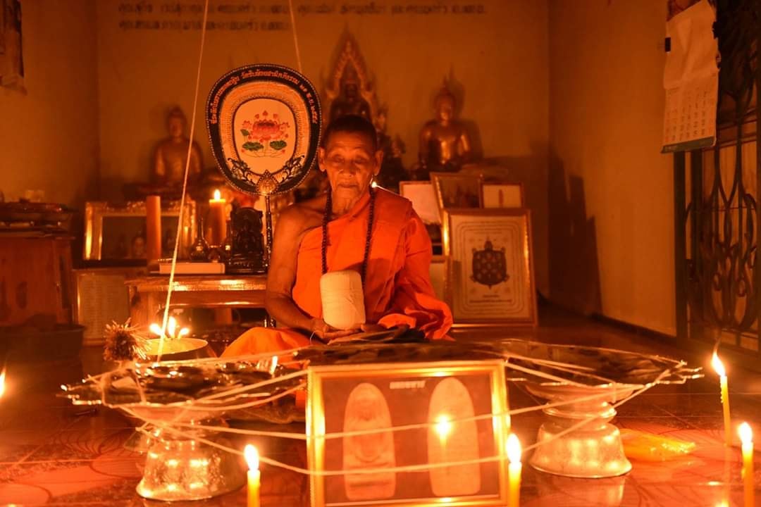 พระเดี๋ยวยอดขุนพล หลังยันต์ศาสตราวุธ แจกทหารใต้ (ของหายาก) หลวงปู่จันทร์ วัดซับน้อย