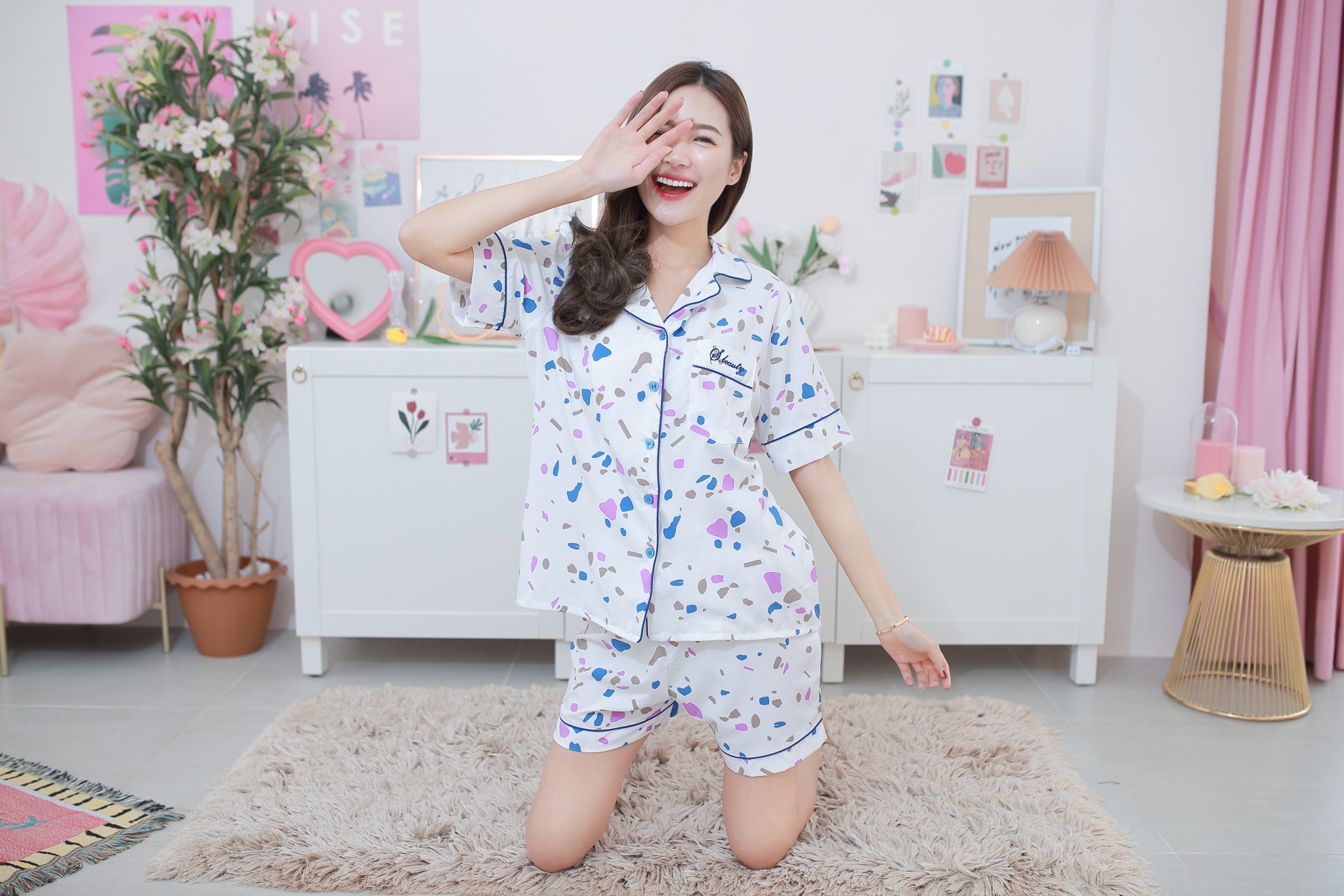 ชุดนอน Premium i Silk ลาย Rocky Rocky ชุดนอนแขนlสั้นขาสั้น เนื้อนิ่ม ตัดเย็บดีมาก แบรนด์ Sleeping Beauty ของแท้ ชุดนอนผู้หญิง ชุดนอนน่ารัก