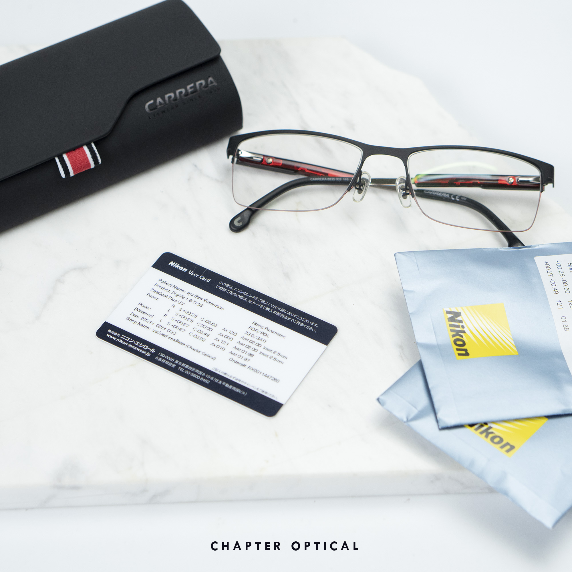 แว่นตา Carrera 8835 รุ่นยอดฮิต กรอบเซาะร่อง มีความโค้ง สวยงาม รวบเข้ากับใบหน้า พร้อมเลนส์โปรเกรสซีพ Nikon รุ่น Digilife ยอดเยี่ยมทุกการใช้งาน มองเห็นคมชัดทุกระยะ