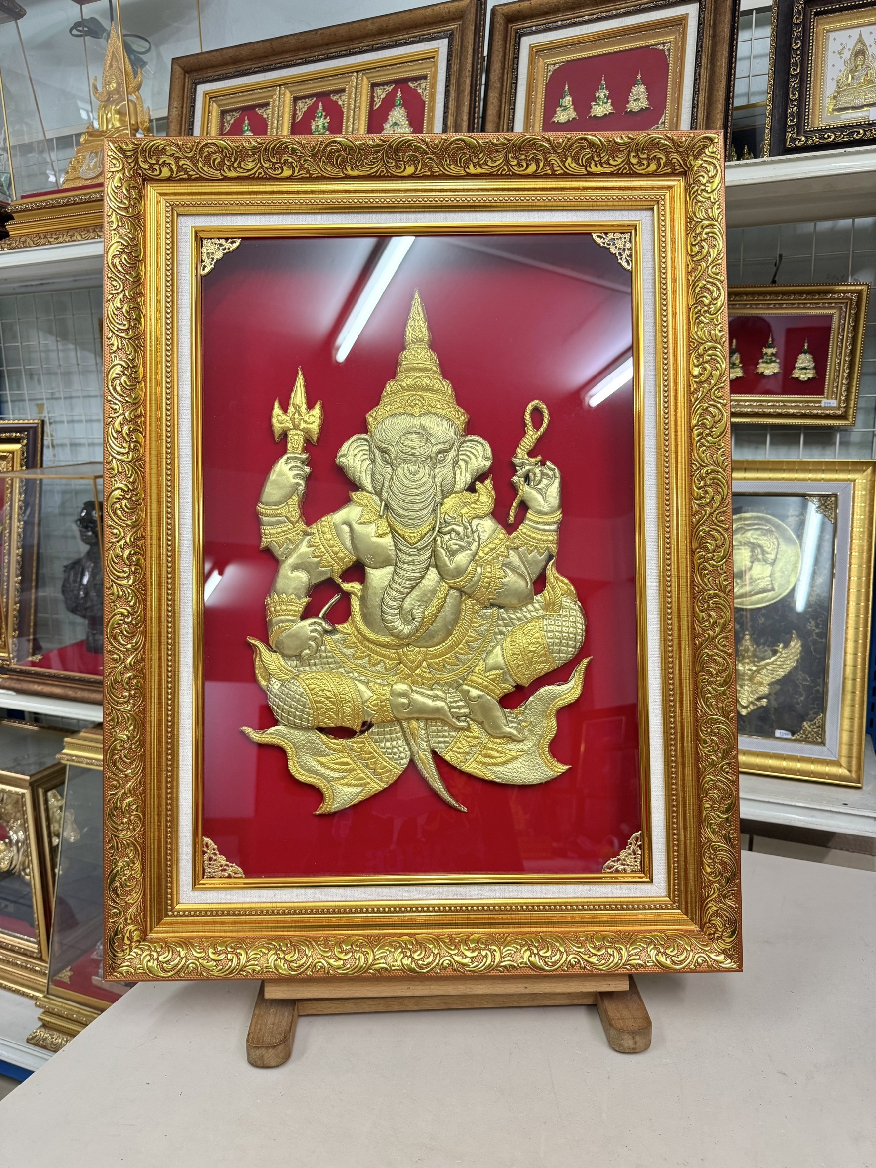 องค์พระพิฆเนศ ขนาด 20*27 นิ้ว พร้อมกรอบทอง ของขวัญ ของขวัญมงคล ของขวัญปีใหม่ ของที่ระลึกมอบผู้ใหญ่ ของขวัญเปิดร้าน ของเเต่งบ้านมงคล ของขวัญขึ้นบ้านใหม่ โอกาสสำคัญต่าง ๆ เสริมสิริมงคล