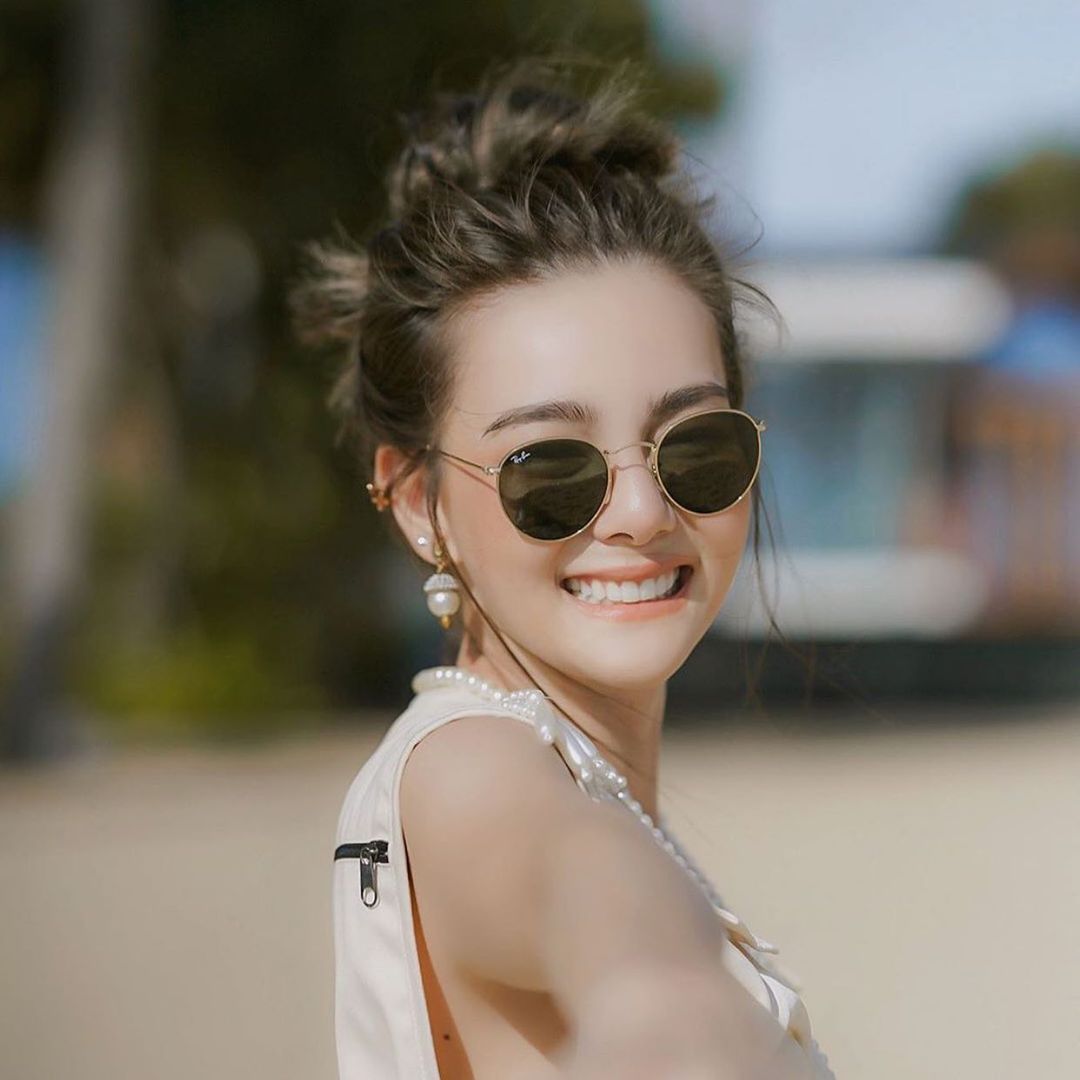 ดิว อริสรา สวมแว่น Ray-Ban