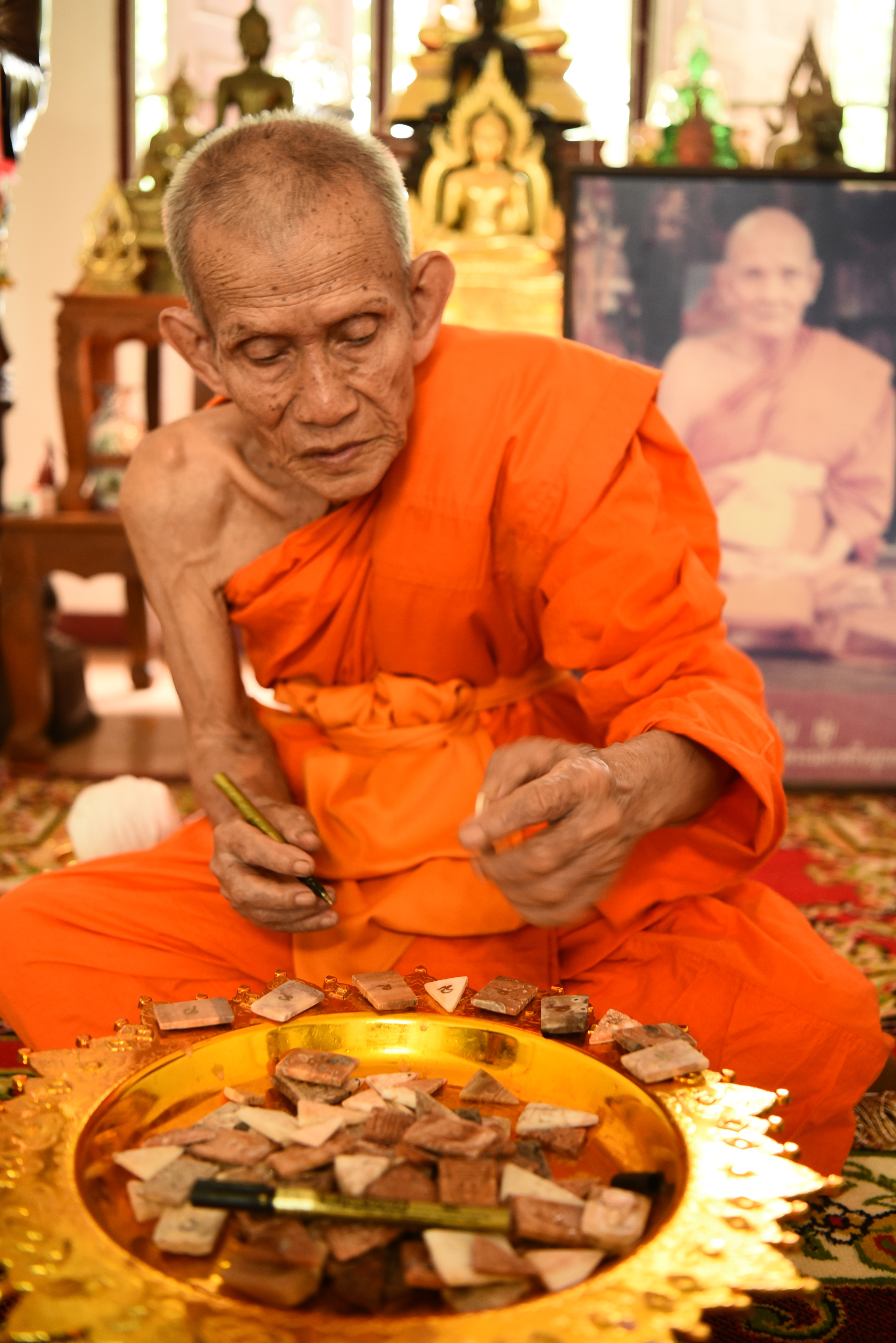 สมเด็จ พลิกแผ่นดิน ห้ามจน รุ่นแรก หลวงปู่นวล อคฺคธมฺโม เทวดาของชาวบ้าน