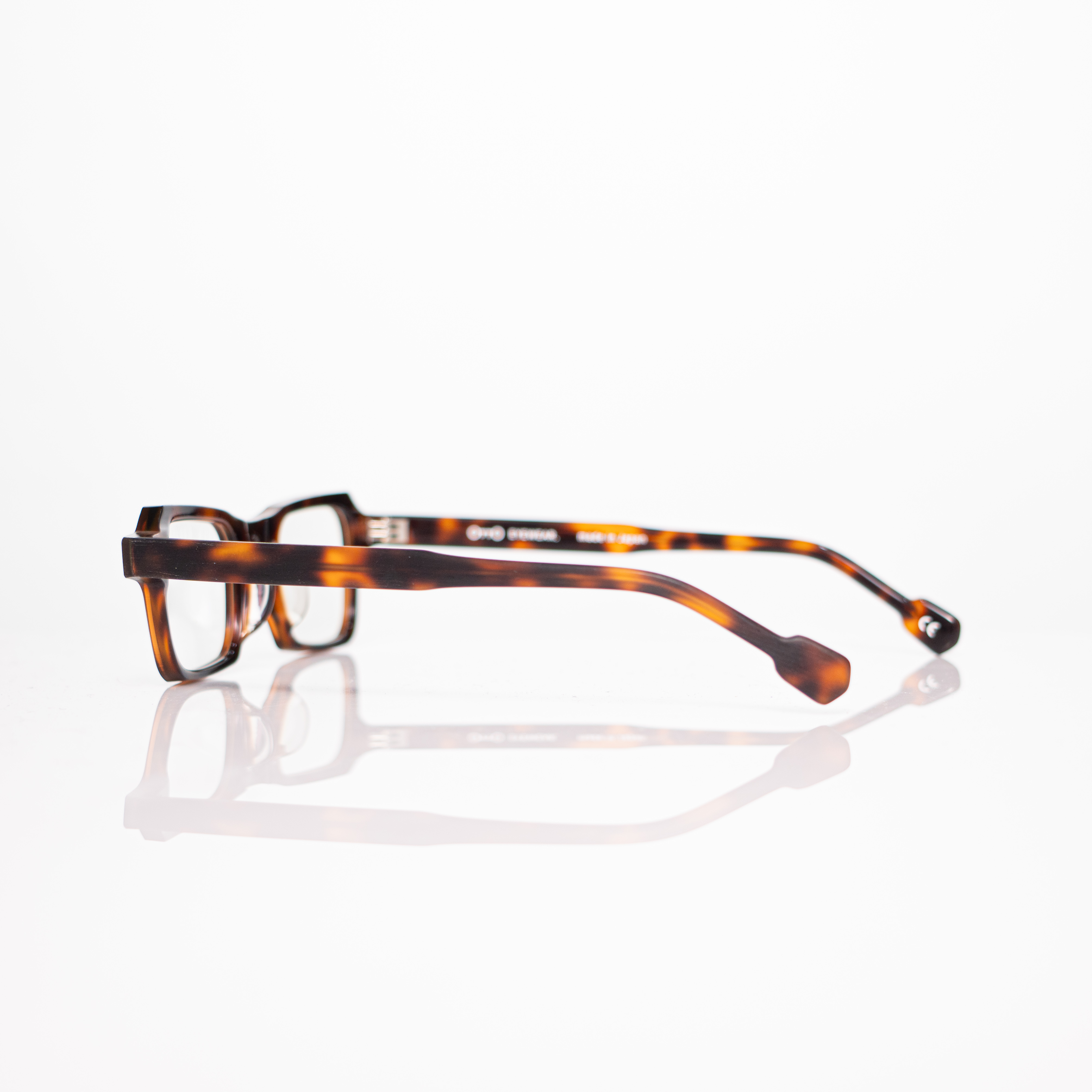 กรอบแว่นHandmadeนำเข้าแบรนด์ OTTO รุ่น GACHI BT-001 ของแท้