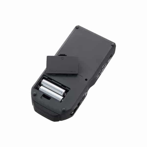 ZOOM U-44 Handy Audio Interface รองรับ Hi-Z 4-in/4-out ใช้งานได้ประมาณ 4 ชั่วโมง ด้วยแบตเตอรี่ 2 ก้อน