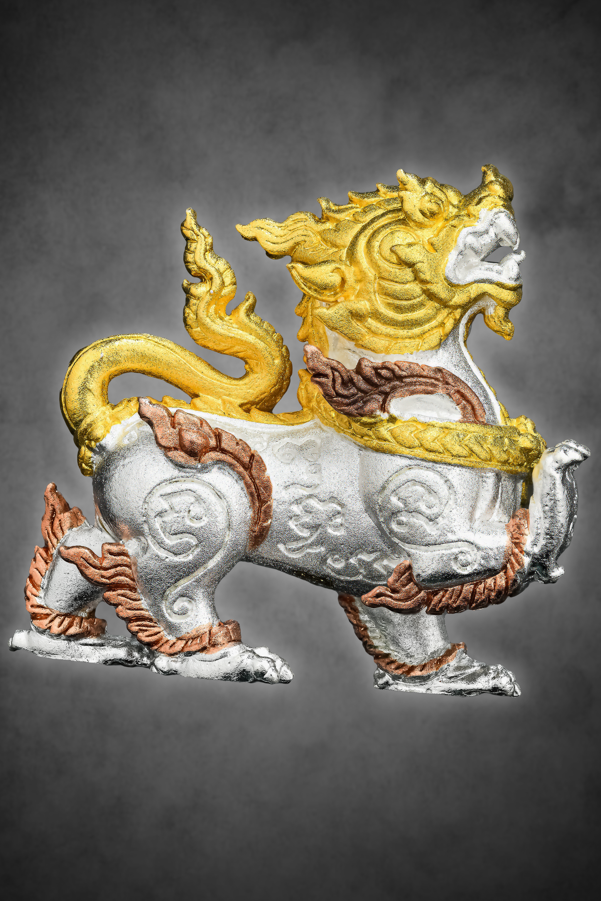 พญาราชสิงห์ รุ่นแรก เนื้อสามกษัตริย์ หลวงปู่จันทร์ ฐิตาจาโร วัดซับน้อย