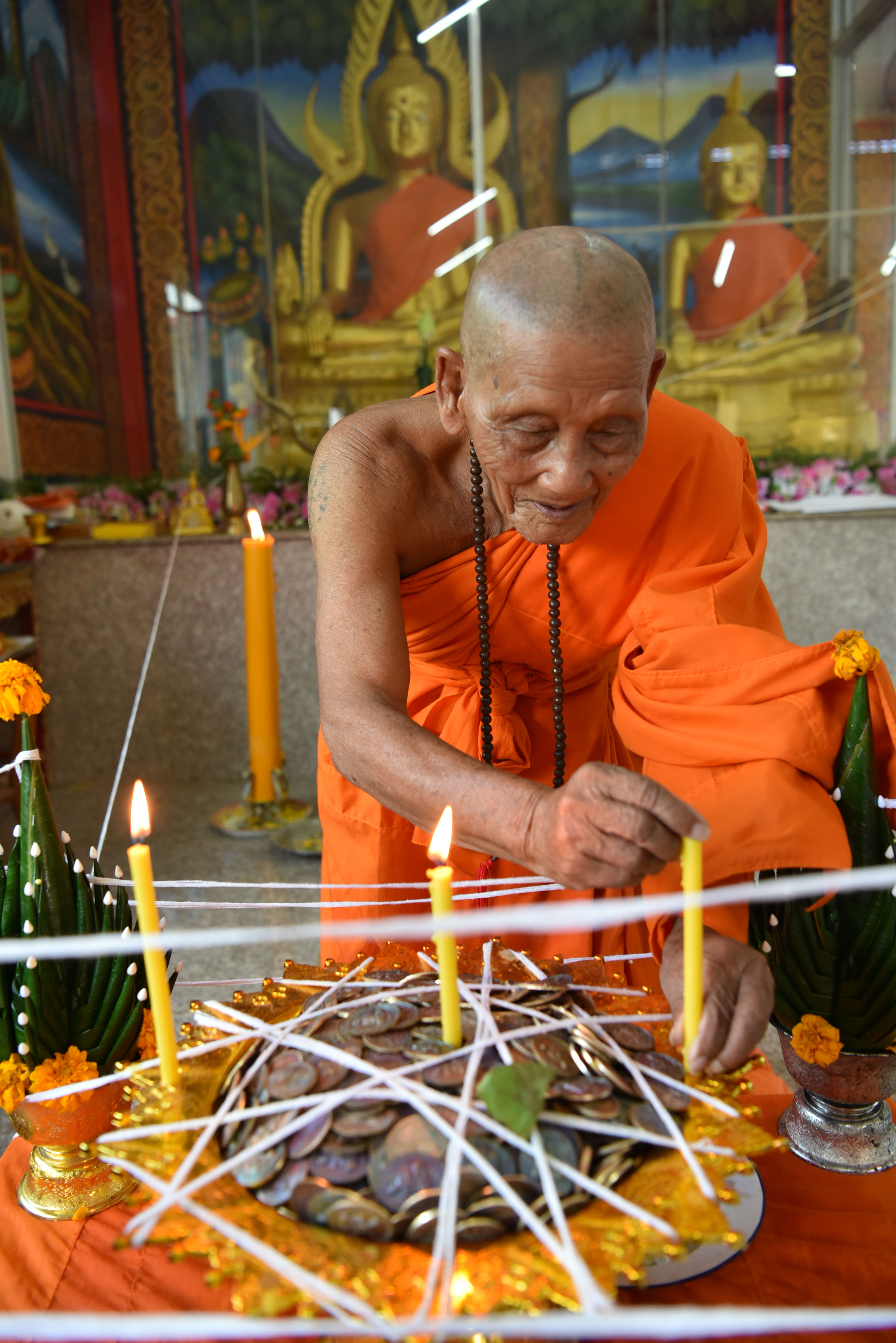 เหรียญ ๕ แชะ พรหมรังสี เศรษฐีดาวนายพล เนื้อนวะโลหะหน้ากากเงิน หลวงปู่จันทร์ วัดซับน้อย