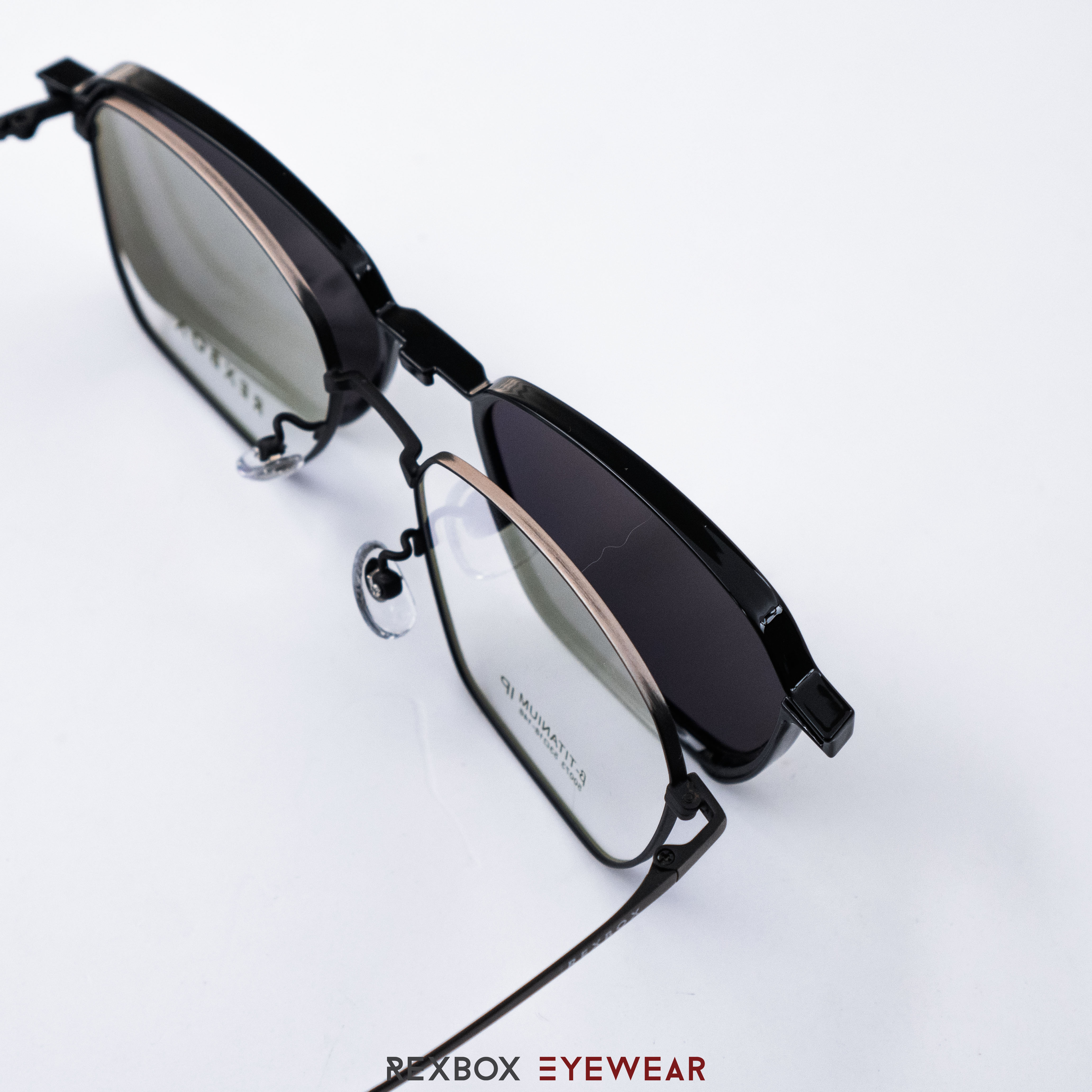 REXBOX รุ่น B-TITANIUM ไทเทเนียม พร้อมคลิปออน Polarized สีดำฉาบปรอทด้านหลังกันยูวี (50073-C37)