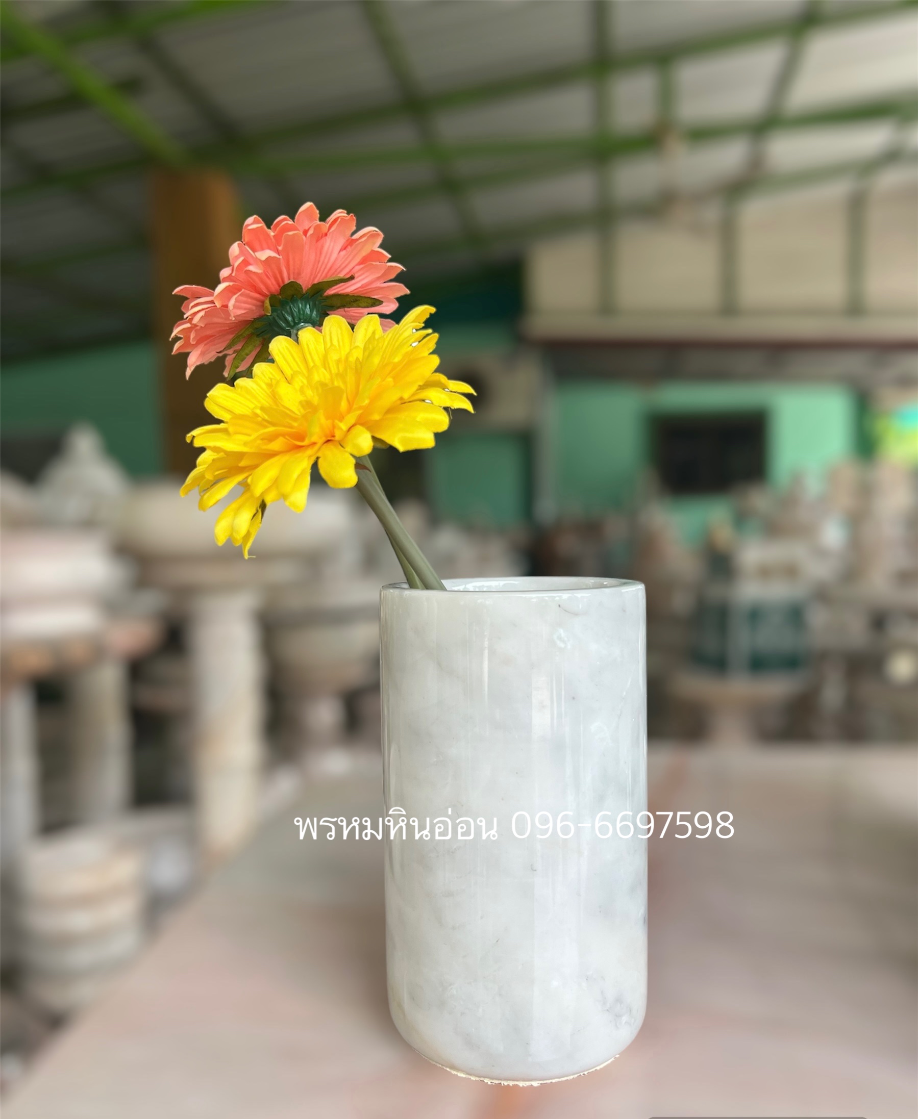 แจกันหินอ่อนสีดำ