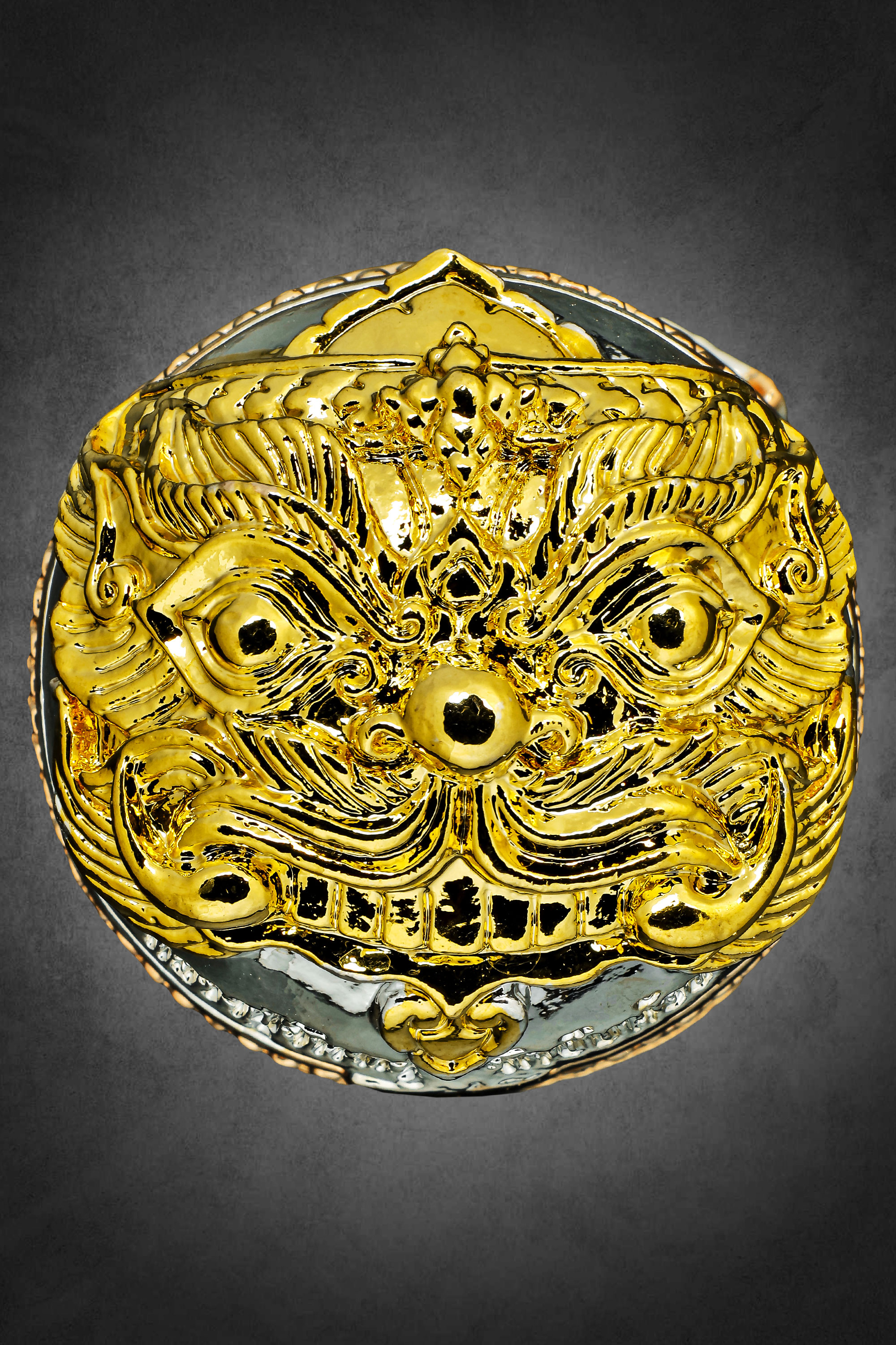 ปรอทกรอ พระราหู ทรงครุฑ รุ่น ๓ เนื้อสามกษัตริย์ หลวงปู่จันทร์ วัดซับน้อย จ.เพชรบูรณ์