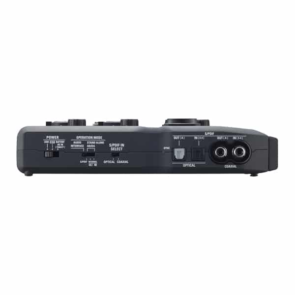 ZOOM U-44 Handy Audio Interface รองรับ Hi-Z 4-in/4-out ใช้งานได้ประมาณ 4 ชั่วโมง ด้วยแบตเตอรี่ 2 ก้อน