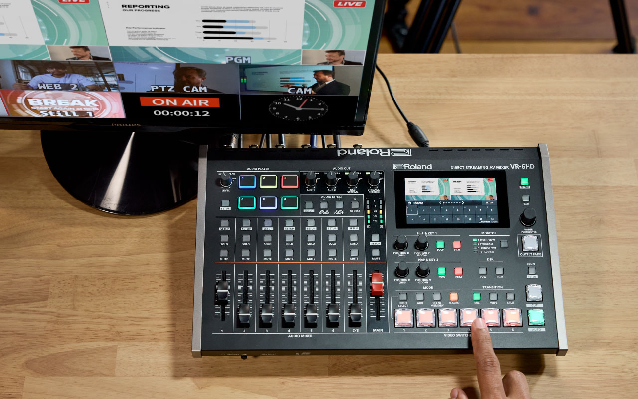 Switcher Roland รุ่น VR-6HD Direct Streaming AV Mixer
