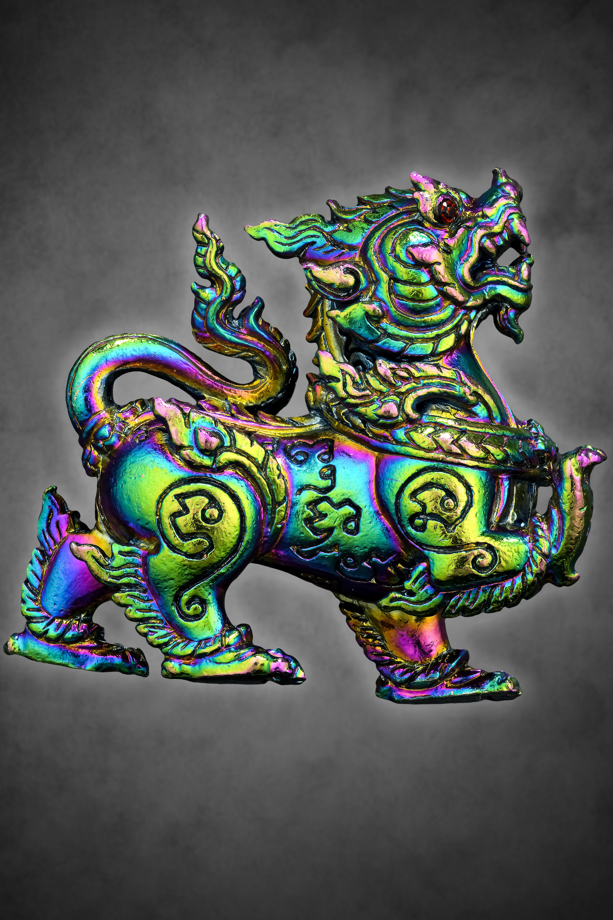 พญาราชสิงห์ รุ่นแรก เนื้อชนวนปีกแมลงทับ หลวงปู่จันทร์ ฐิตาจาโร วัดซับน้อย