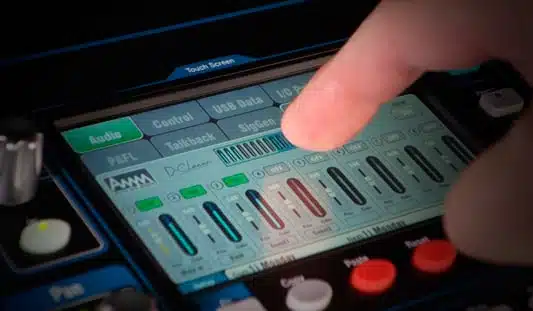 allen-heath Qu-16 ดิจิตอลมิกเซอร์ 16 แชลแนล Compact digital mixing 16 Mono Inputs