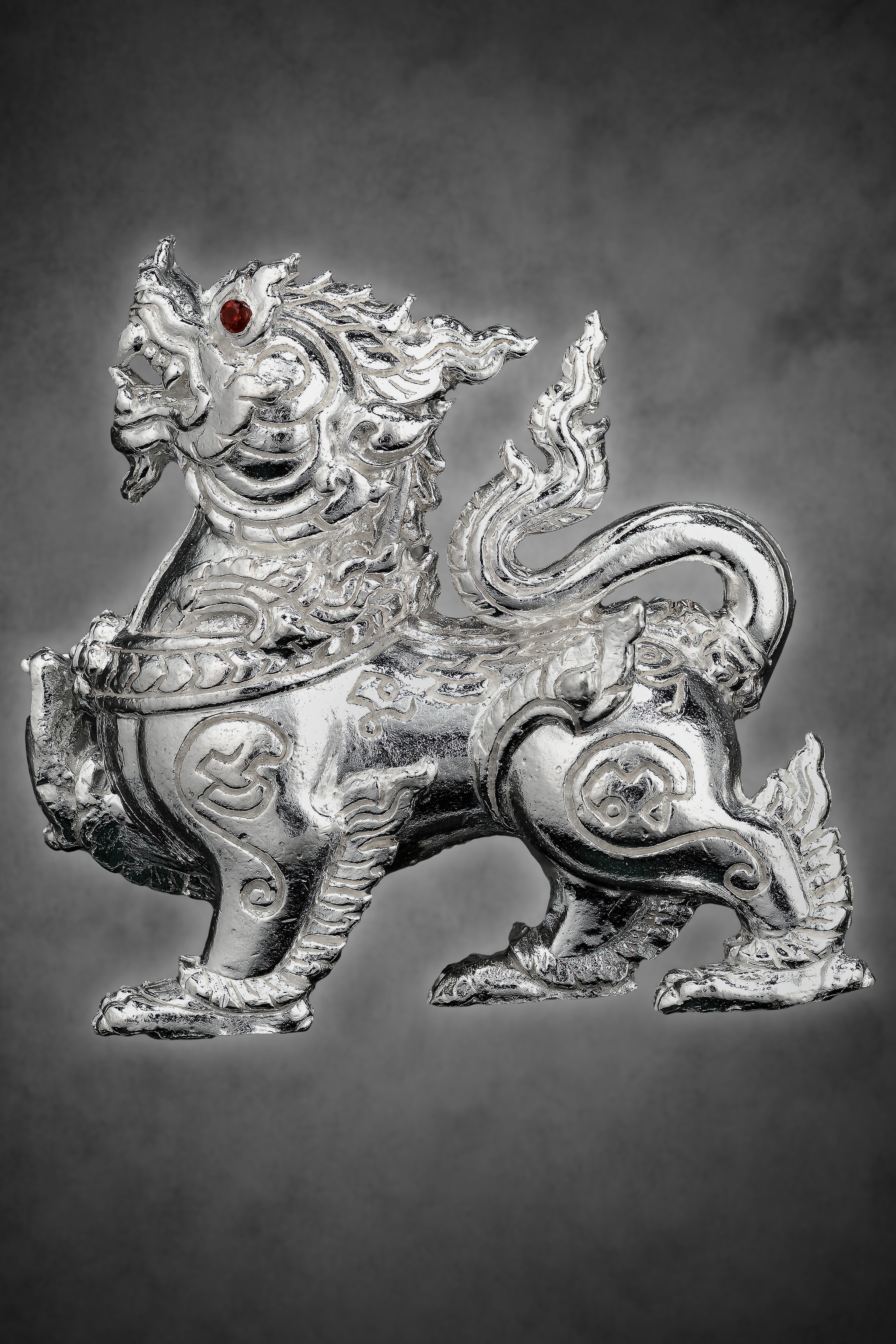 พญาราชสิงห์ รุ่นแรก เนื้อเงิน หลวงปู่จันทร์ ฐิตาจาโร วัดซับน้อย