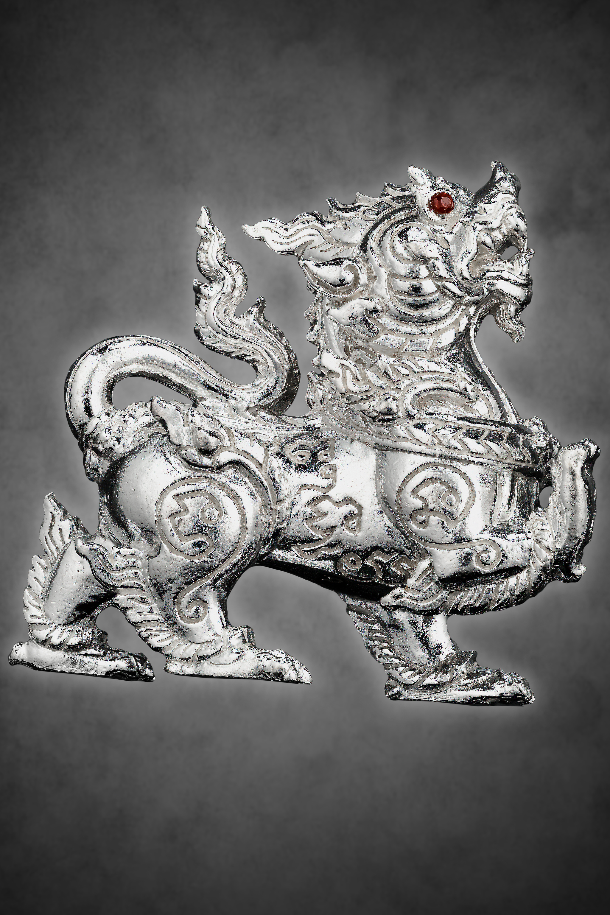 พญาราชสิงห์ รุ่นแรก เนื้อเงิน หลวงปู่จันทร์ ฐิตาจาโร วัดซับน้อย