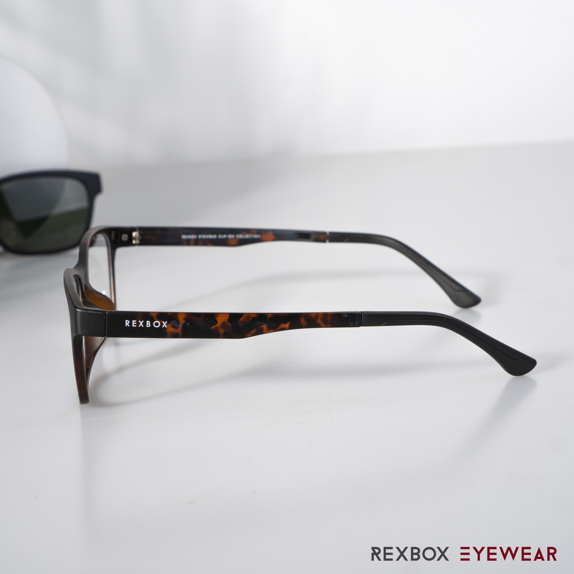 EX02 | กรอบสีลายกระ| คลิปออนเทาเขียว