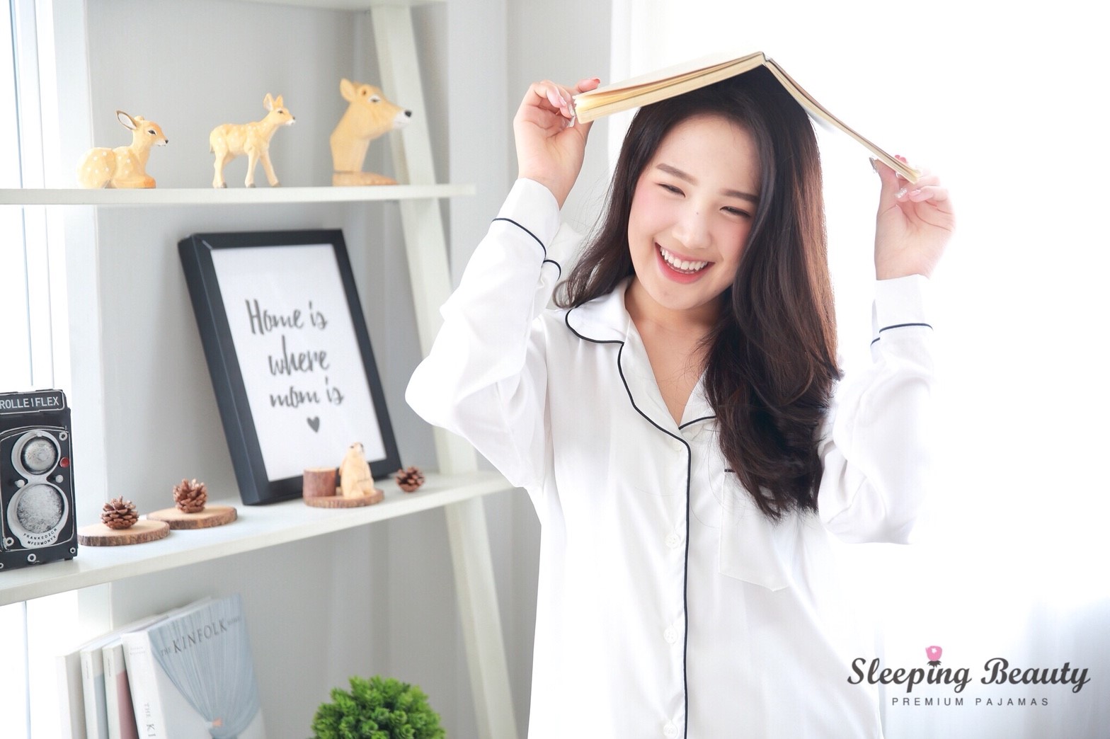 ชุดนอน Premium i Silk สีขาว แขนยาวขาสั้น เนื้อนิ่ม ส่งไว ตัดเย็บดีมาก แบรนด์ Sleeping Beauty ของแท้ ชุดนอนผู้หญิง ชุดนอนน่ารัก