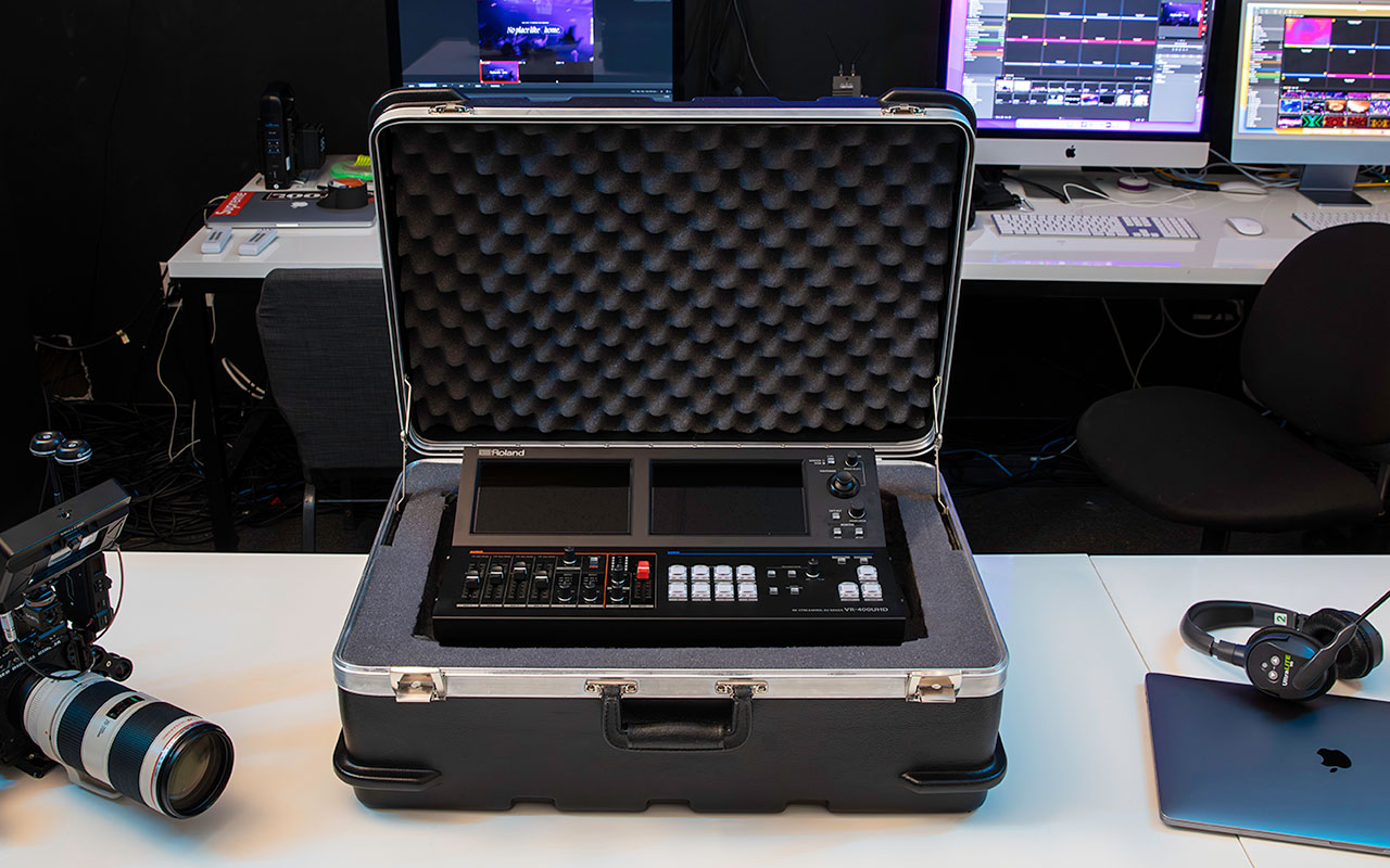 Switcher Roland รุ่น VR-400UHD 4K Streaming AV Mixer