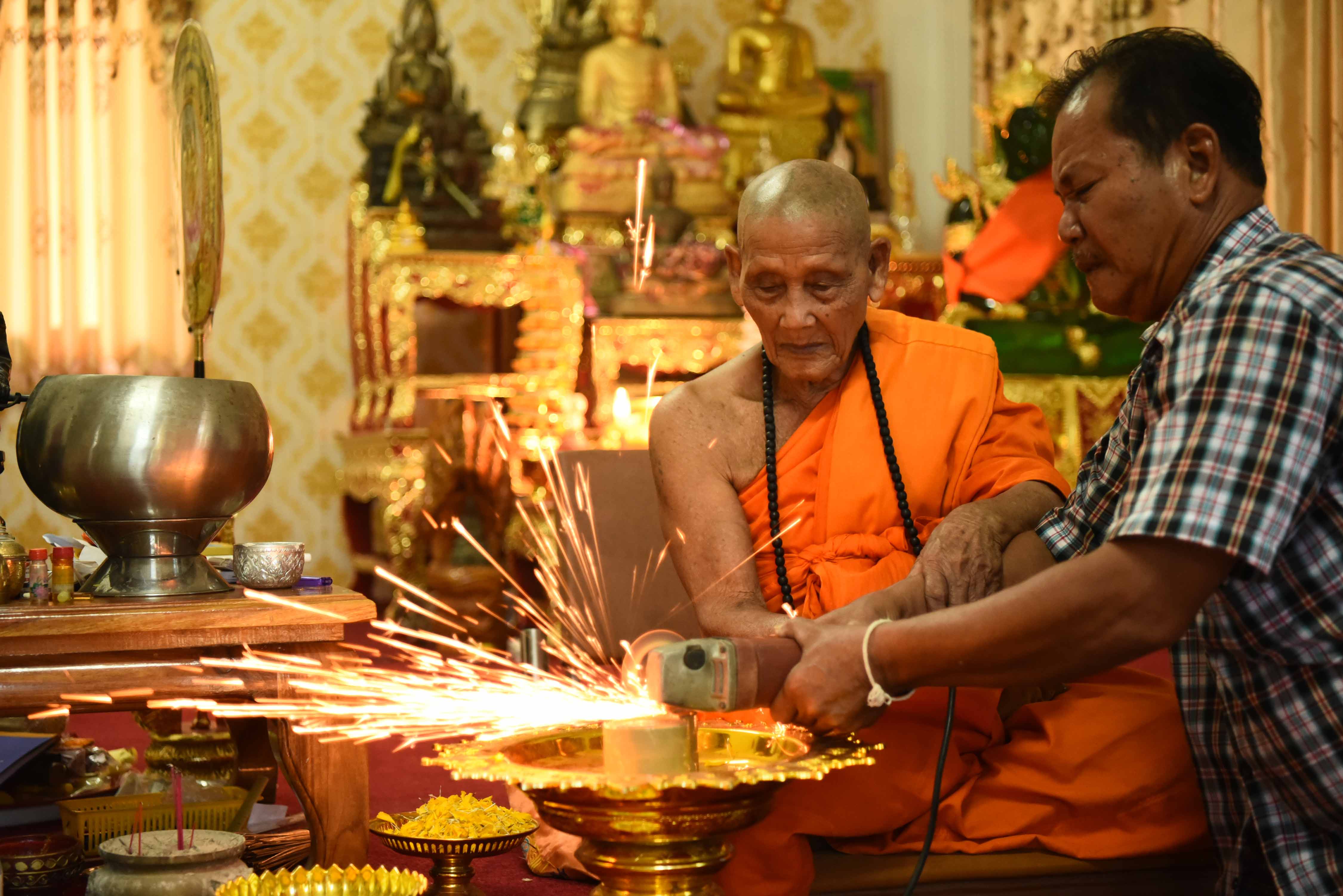 เหรียญประสบการณ์! เหรียญพระพุทธชินราช รุ่นแรก หลวงปู่จันทร์ วัดซับน้อย จ.เพชรบูรณ์