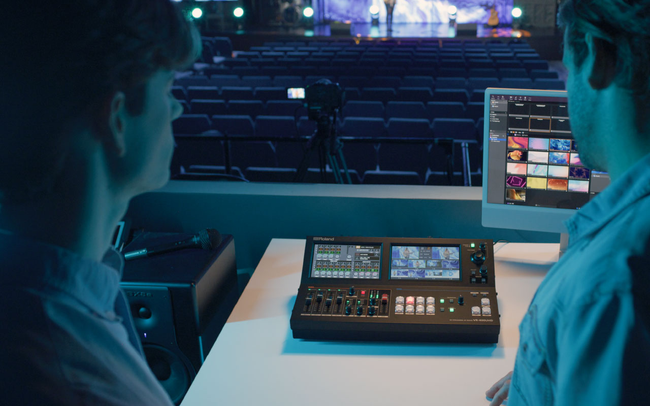 Switcher Roland รุ่น VR-400UHD 4K Streaming AV Mixer