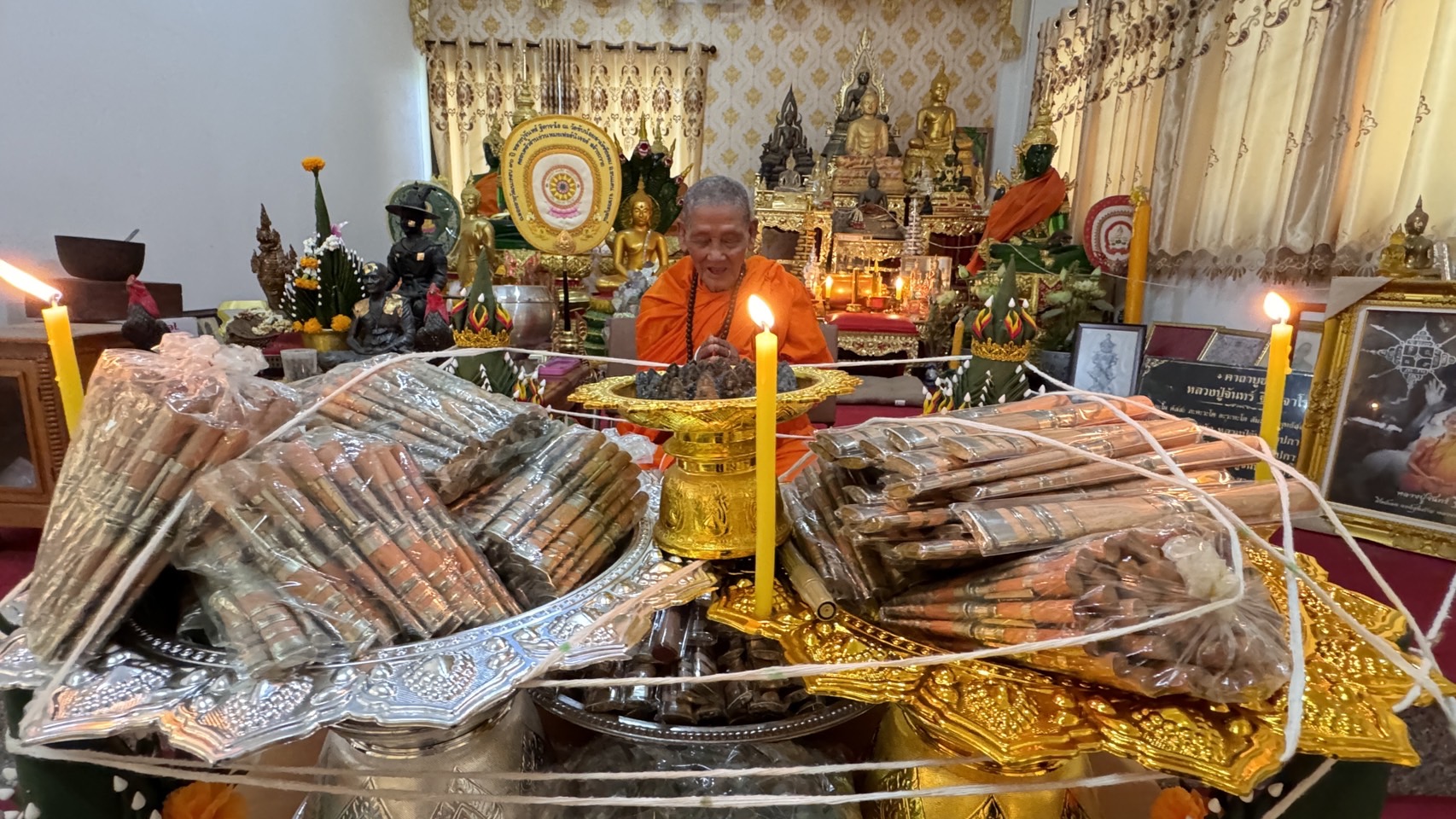 มีดหมอสายฟ้ามหาปราบไตรจักรท้าวเวสสุวรรณโณ รุ่น ๓ ขนาด 5 นิ้ว หลวงปู่จันทร์ วัดซับน้อย จ.เพชรบูรณ์