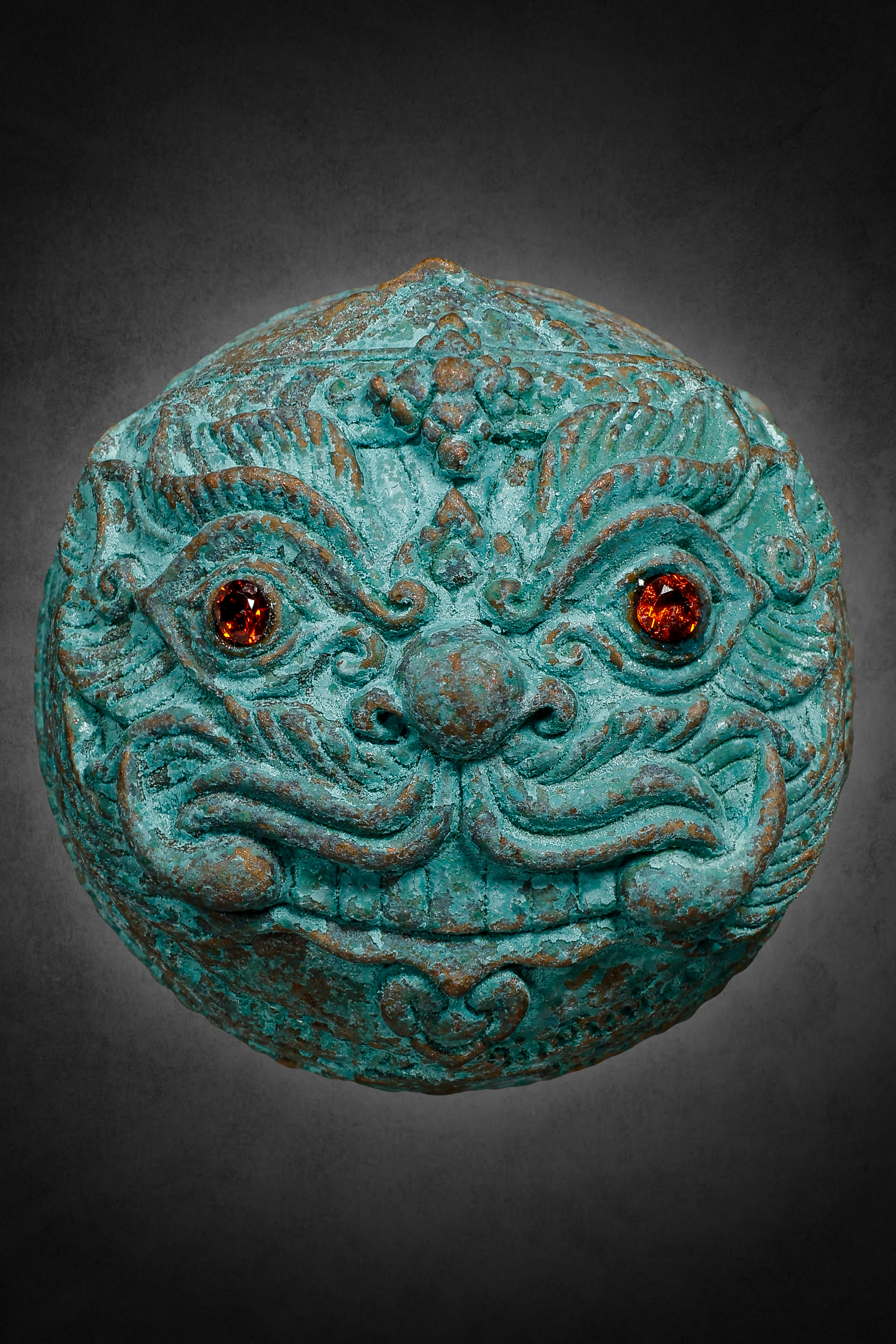 ปรอทกรอ พระราหู ทรงครุฑ รุ่น ๓ เนื้อสนิมเขียว เกี่ยวทรัพย์ หลวงปู่จันทร์ วัดซับน้อย จ.เพชรบูรณ์