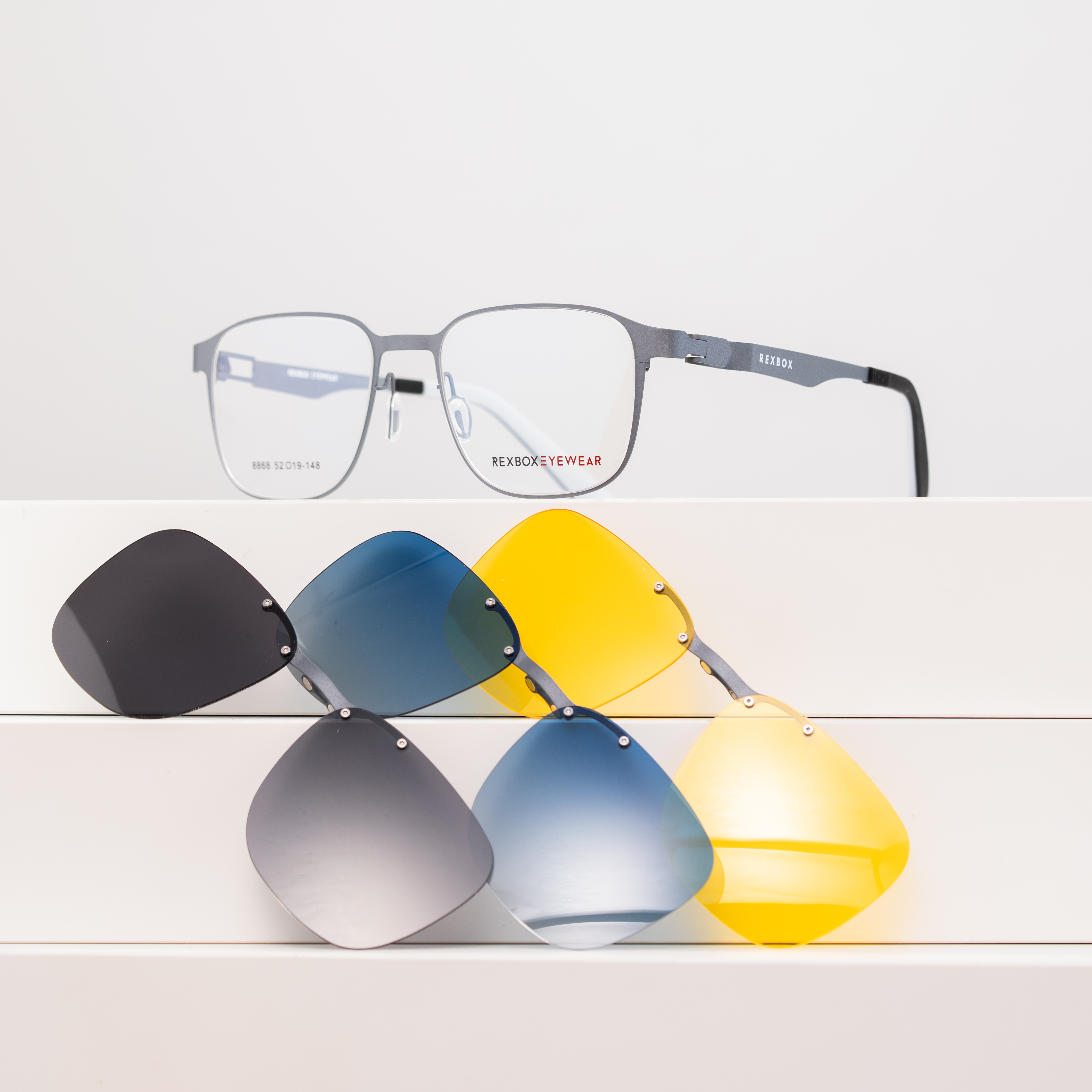 กรอบแว่น REXBOX EYEWEAR รุ่น Forge T2 สี Grey วัสดุ Aluminum Alloy มาพร้อมกับคลิปออน Polarized 3 อัน เทาดำ, ฟ้าใล่เฉด, เหลือง